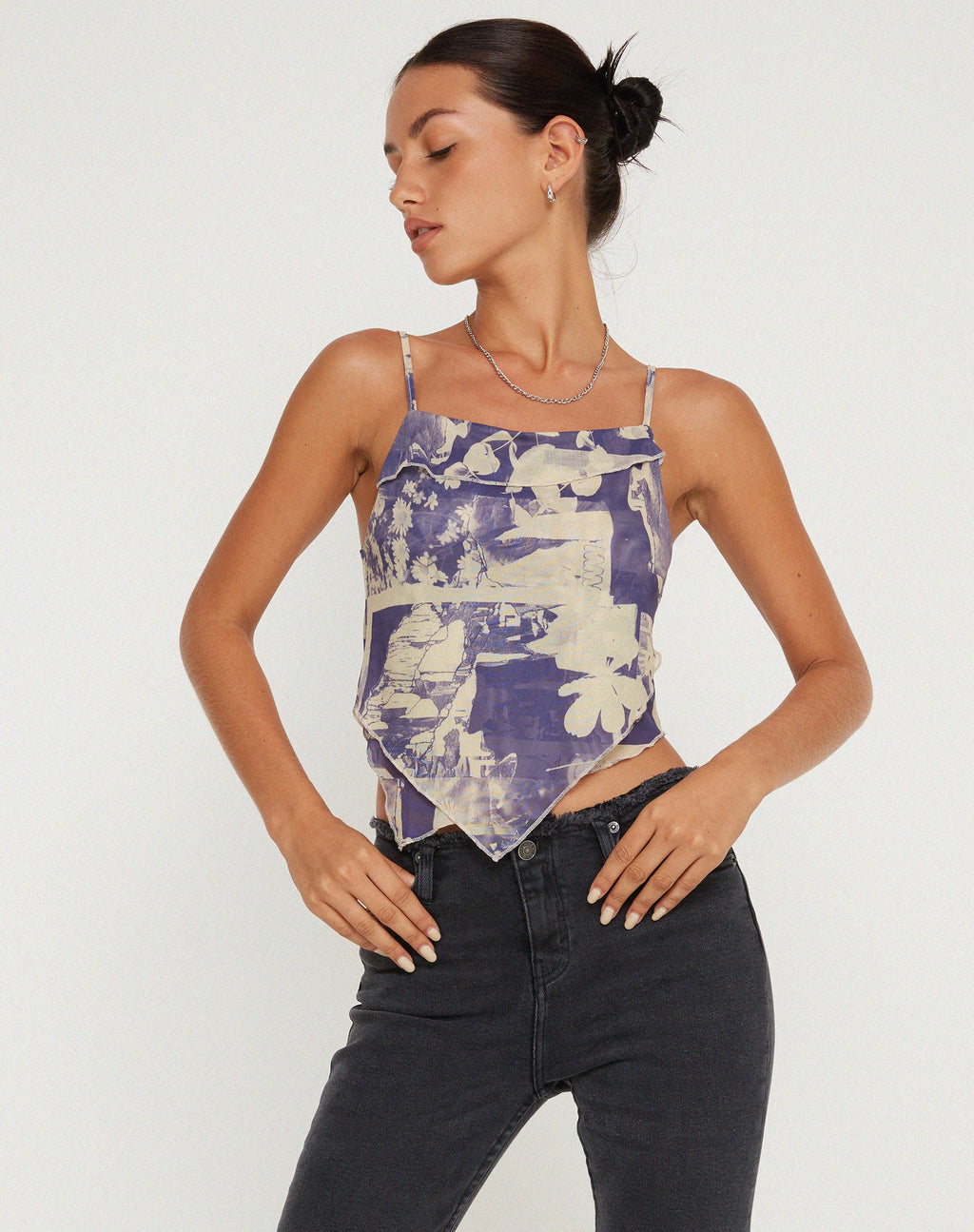 Shindu Mesh Vest Top in Collage Floral Shadow Purple (gilet en maille)