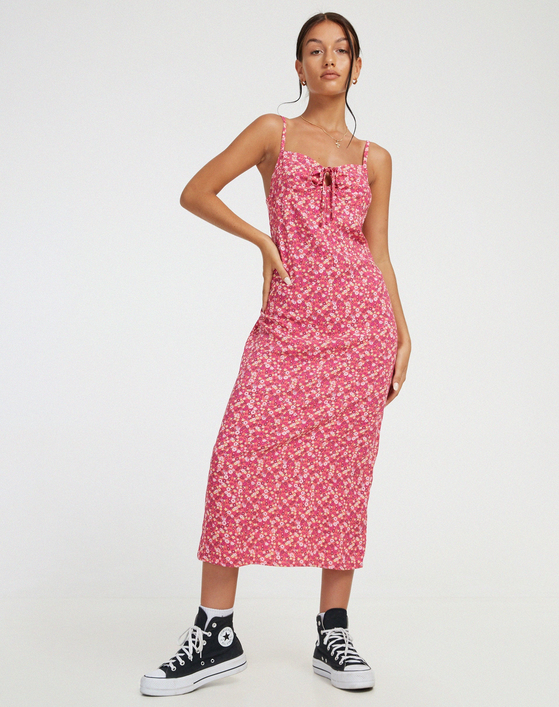 Image de Shiori Midi Dress in Ditsy Floral PinkShiori Midi Dress in Ditsy Floral Pink