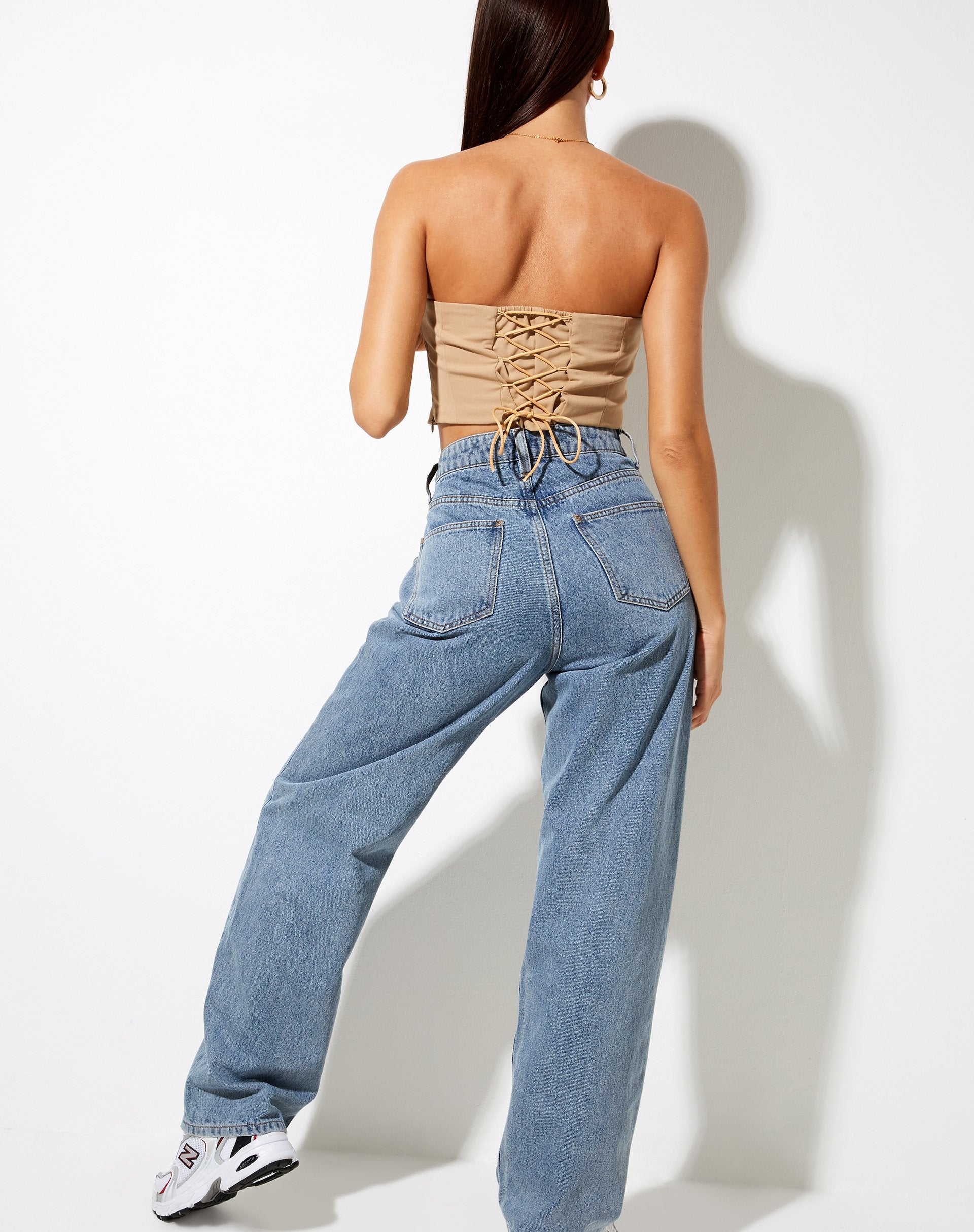 Image de Shoki Bandeau Top in Almond