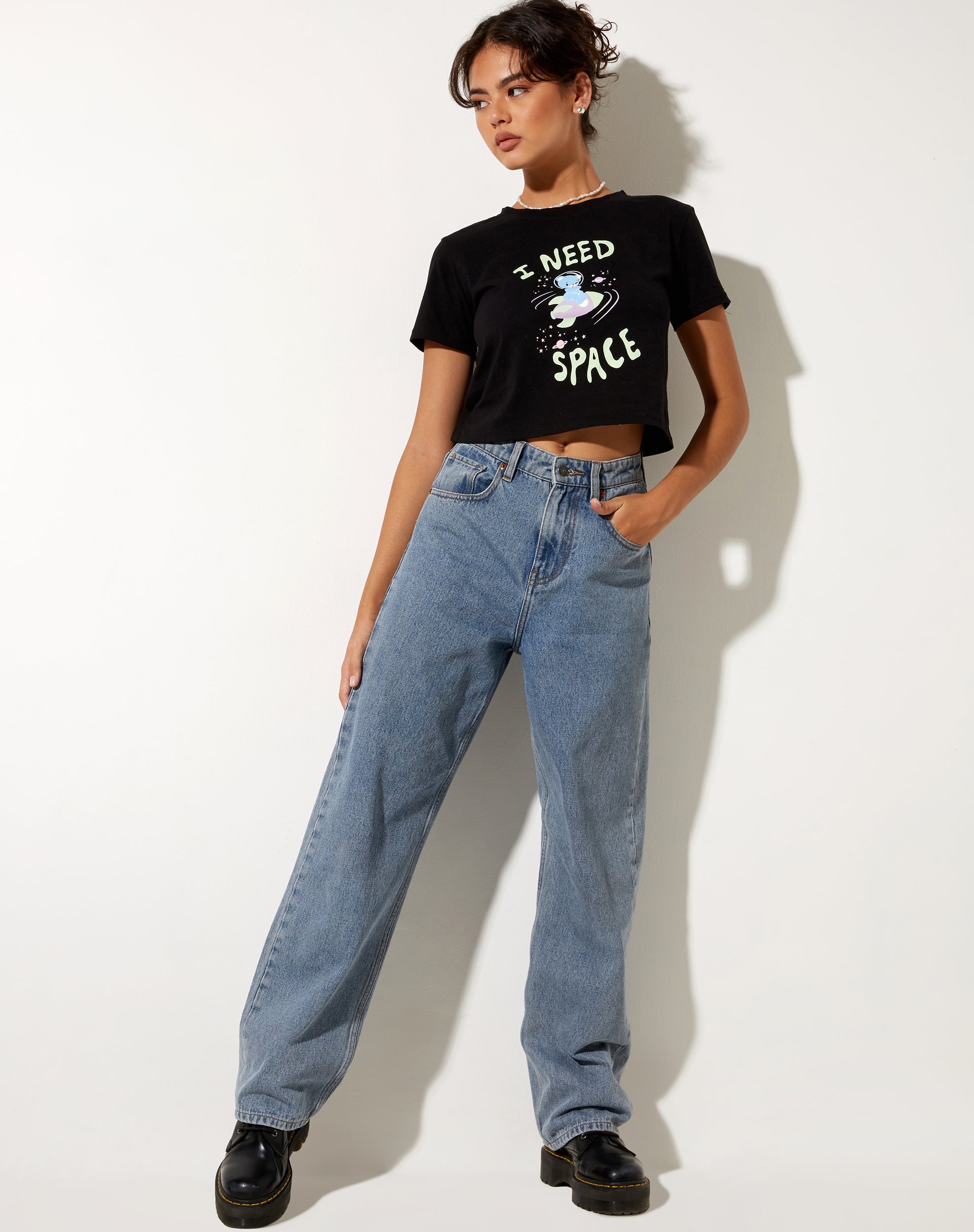 Image de Shrunk Tee en noir I Need Space