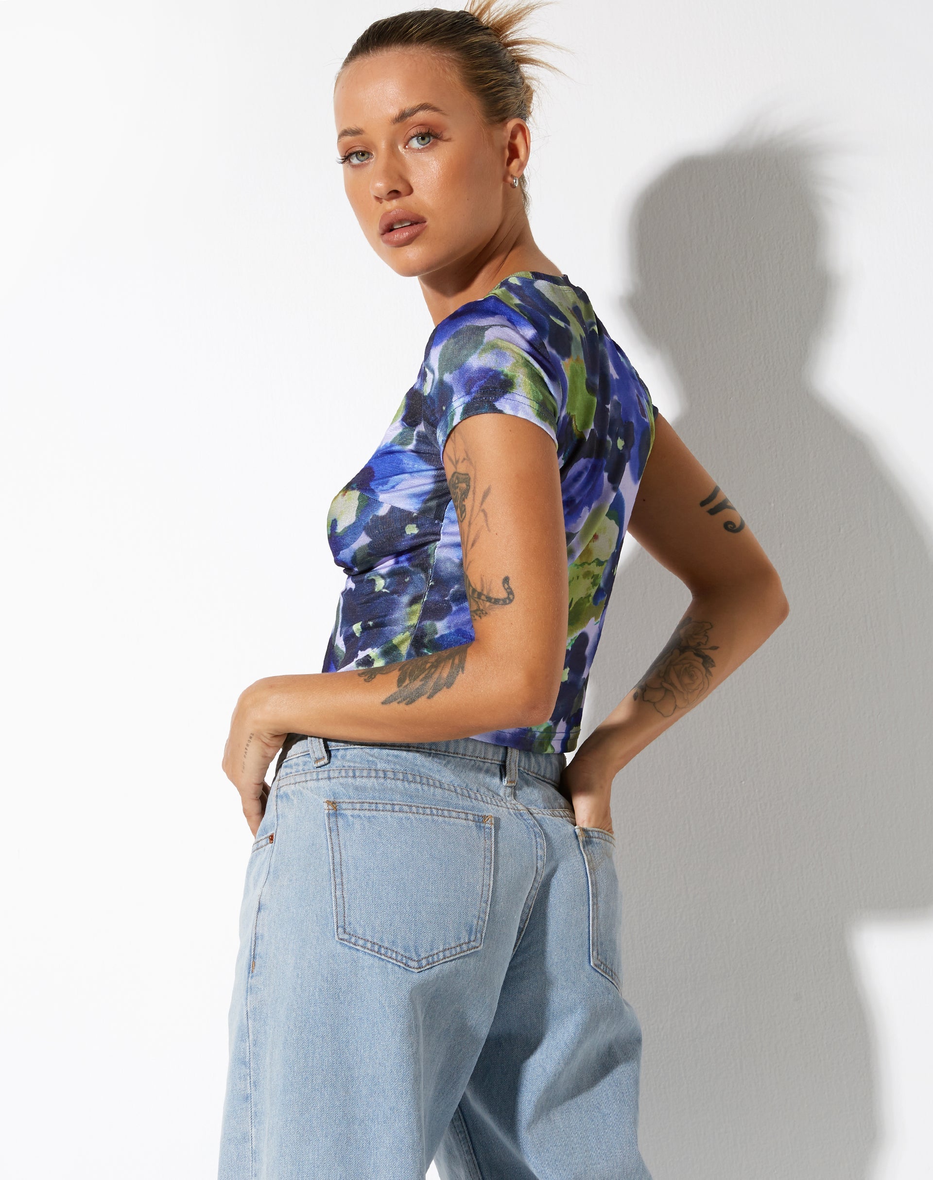 image de Sianda Crop Top in Abstract Watercolour Blue