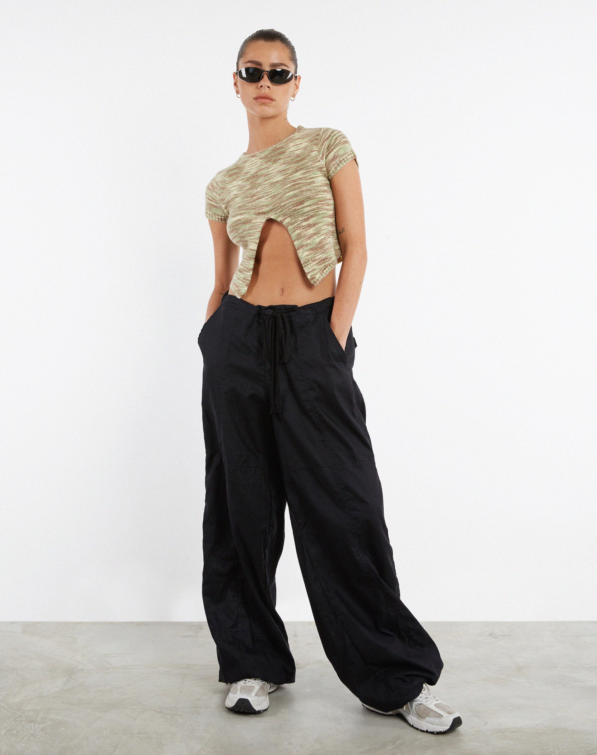 Image de MOTEL X JACQUIE Sianda Crop Top in Mix Space Dye Khaki