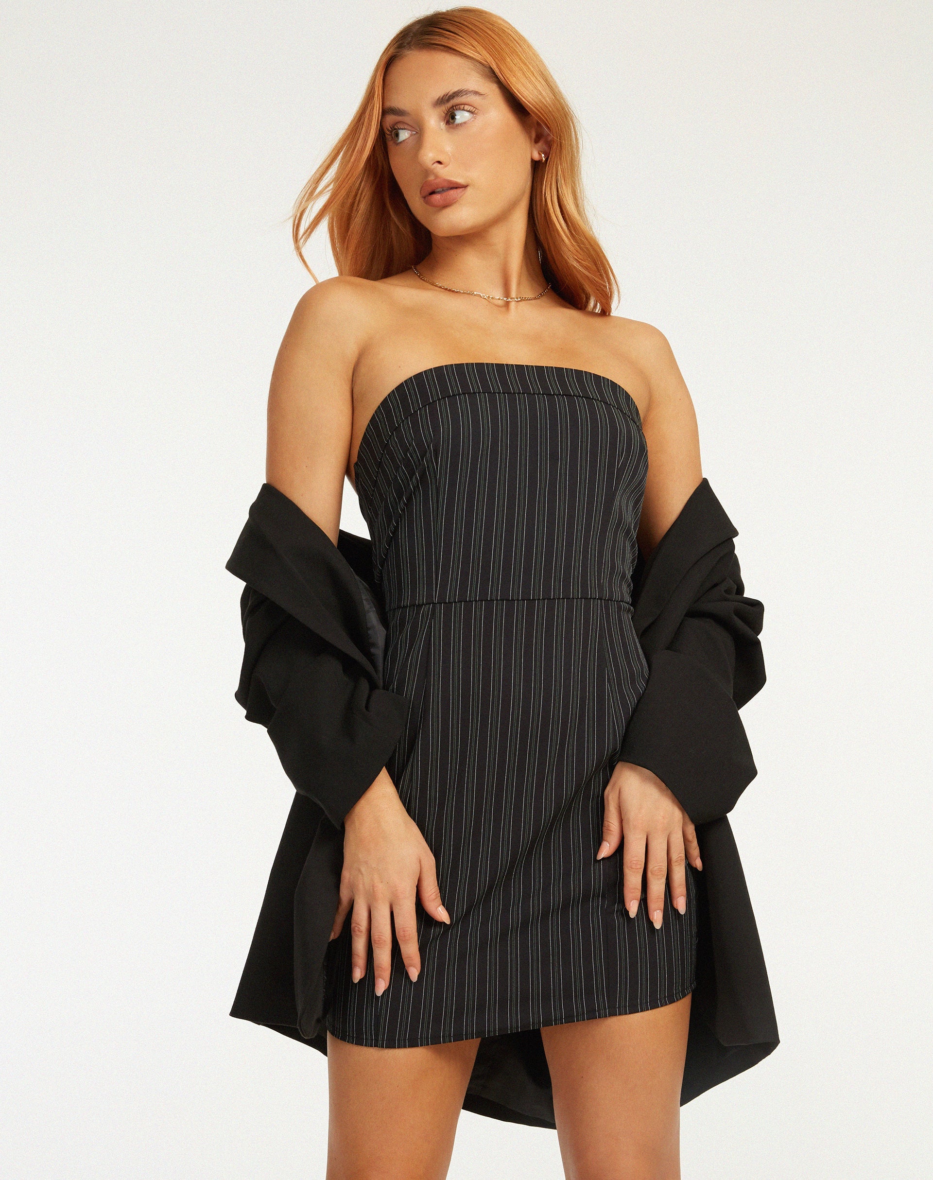 Image de Siria Robe bandeau en rayures irrégulières noir