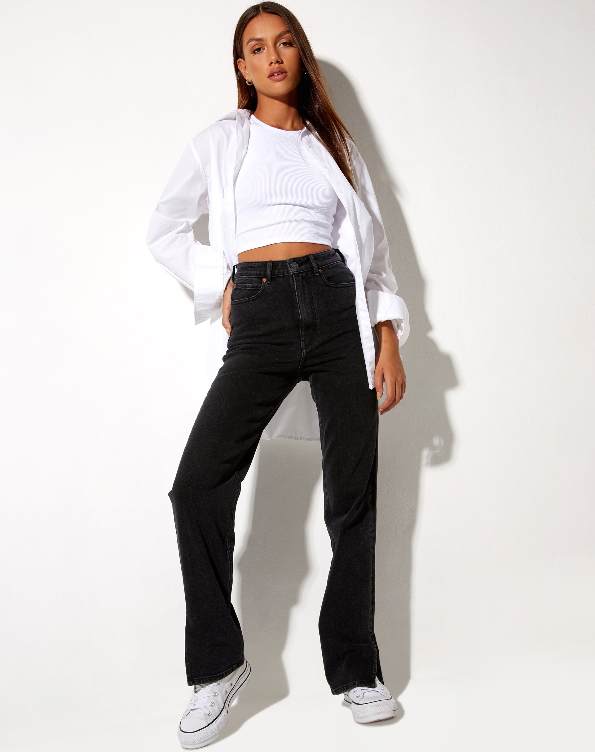 Image de Jeans à jambe droite en noir délavé