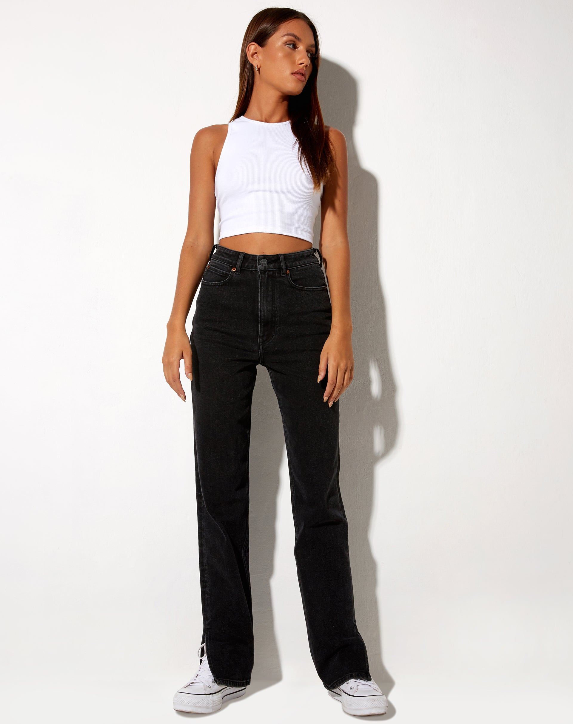 Image de Jeans à jambe droite en noir délavé