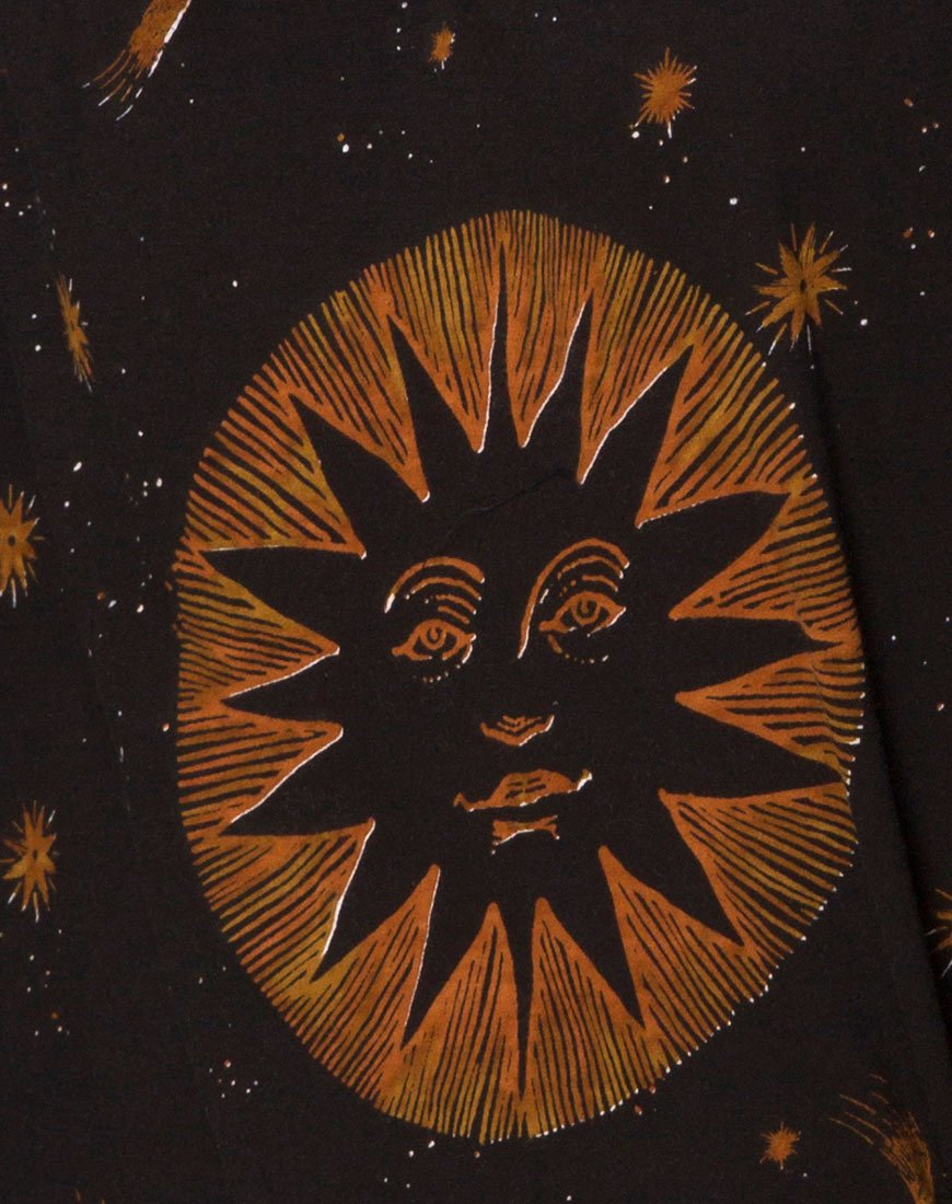Image du tee-shirt Sunny Kiss en noir céleste Placement