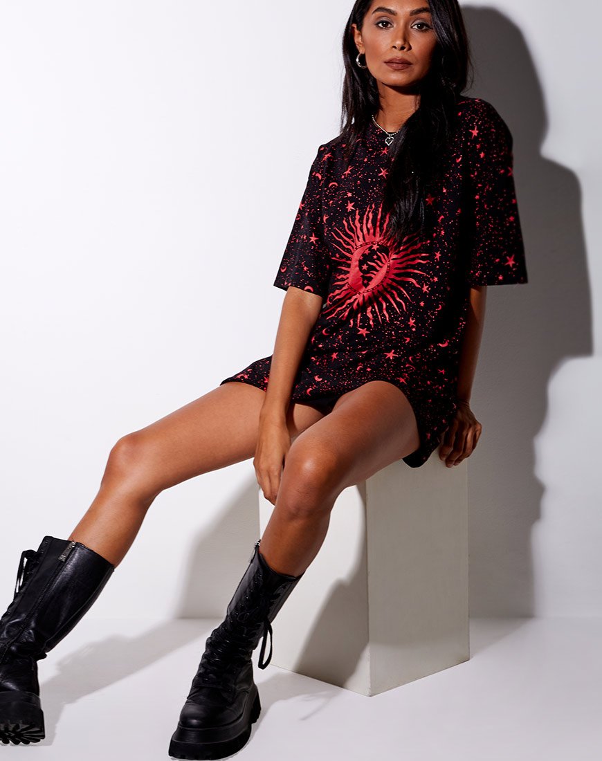 Image de Sunny Kiss Tee en noir et rouge Cosmos