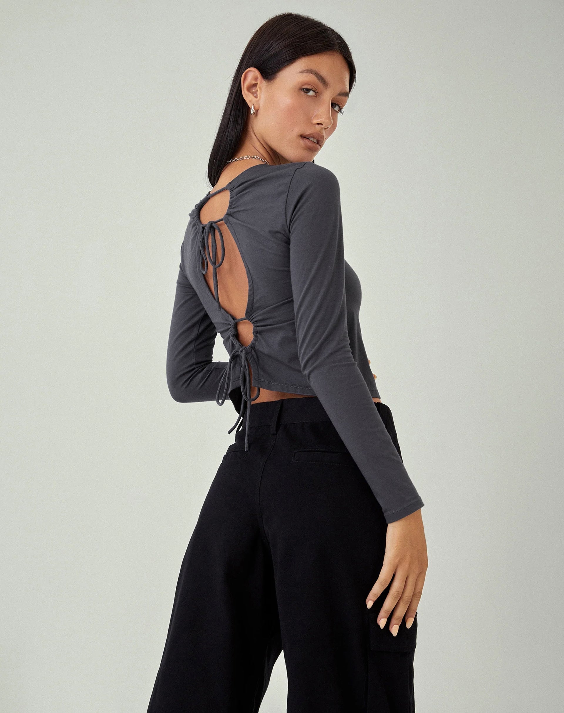 Image de MOTEL X JACQUIE Suratmi Long Sleeve Top in Ocean Storm
