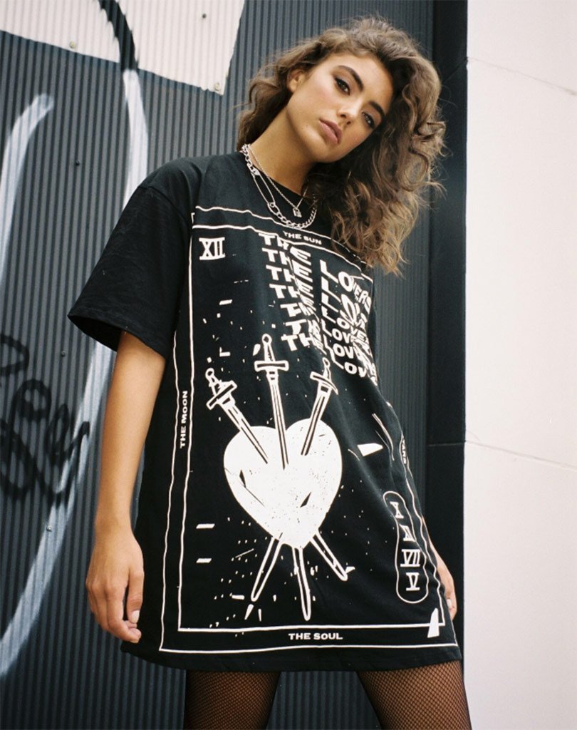 Image de Sunny Kiss Tee in The Sun, Lover and Soul