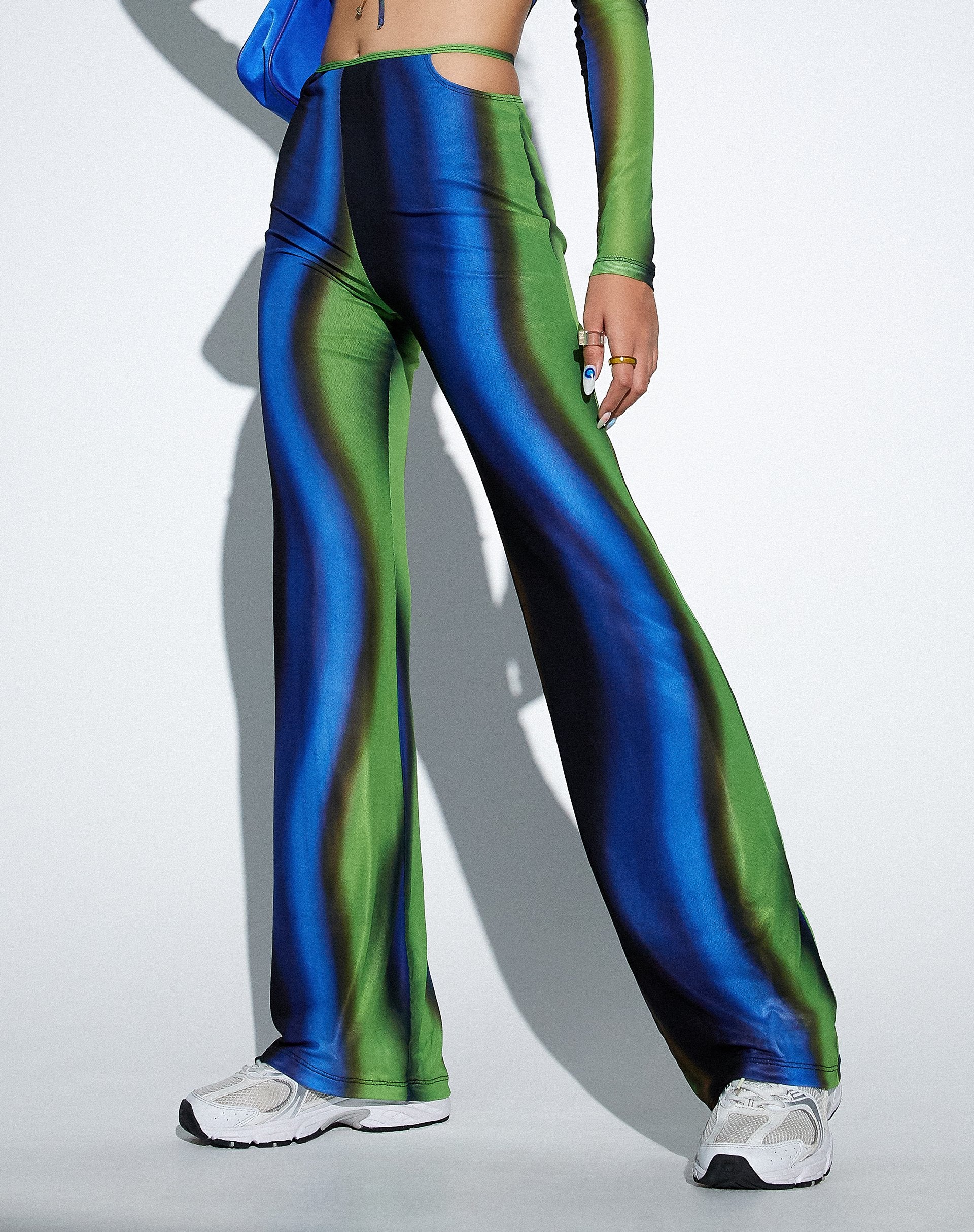 Image de marque de MOTEL X OLIVIA NEILL Mares Flare Trouser in Solarized Green and Blue
