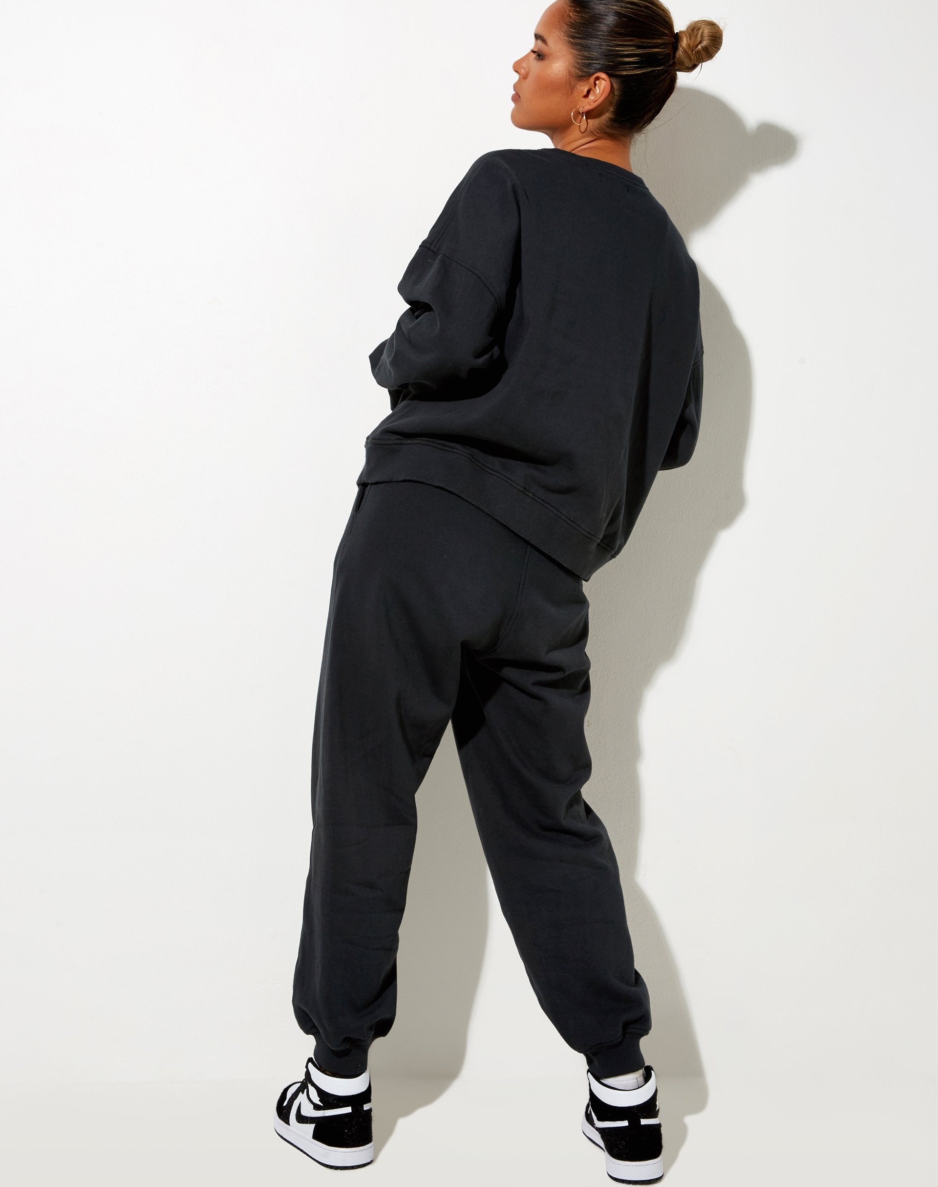 Image de Ted Sweatshirt en noir vintage Bittersweet