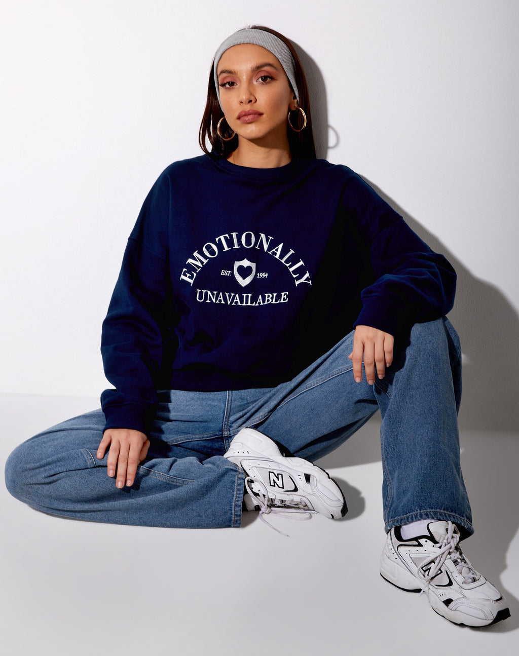 Sweat Ted en marine 'Emotionally Unavailable' (indisponibilité émotionnelle)