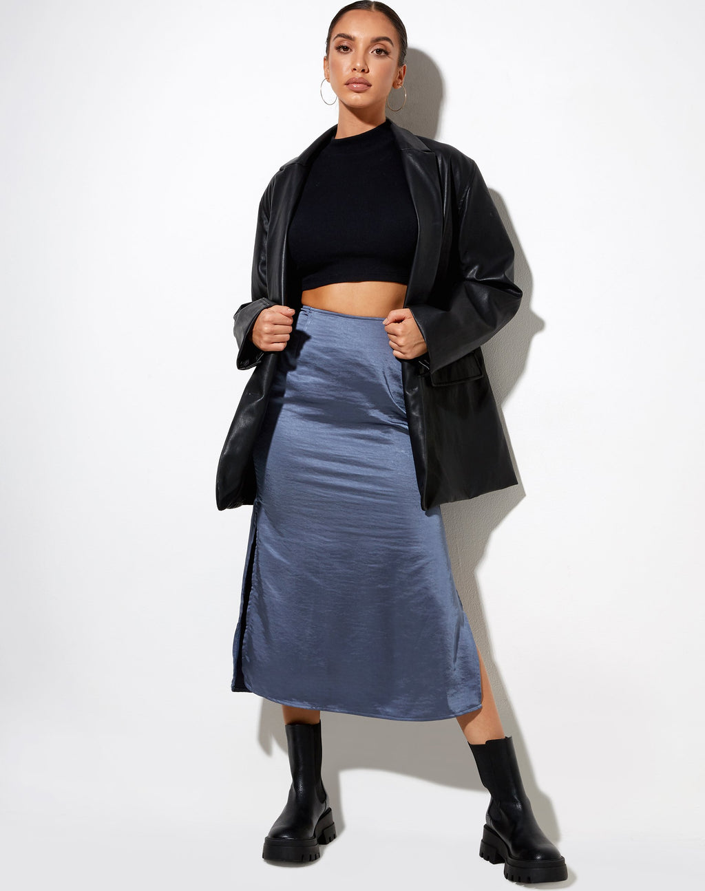 Jupe midi Tindra en satin bleu ardoise