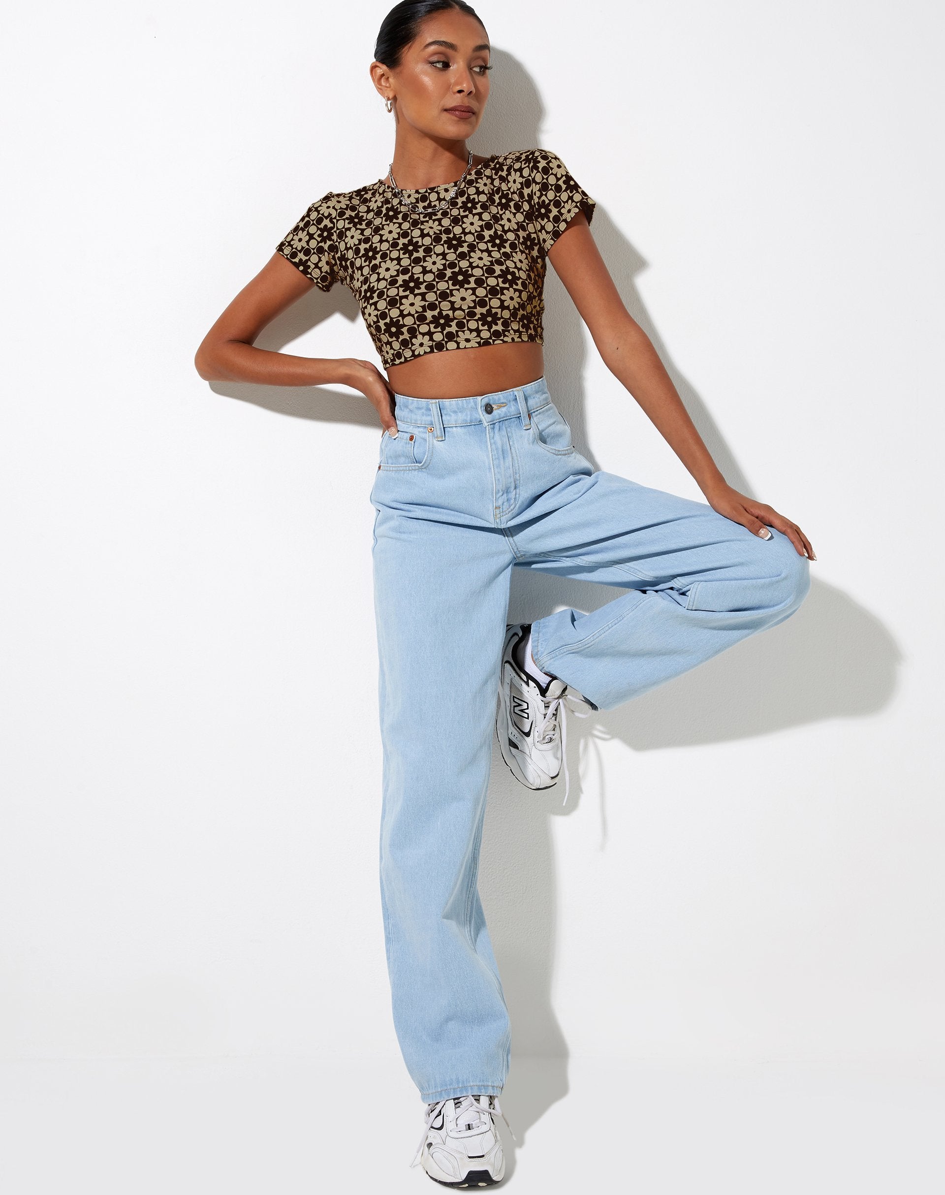 Image de Tindy Crop Top in Patchwork Daisy Brown