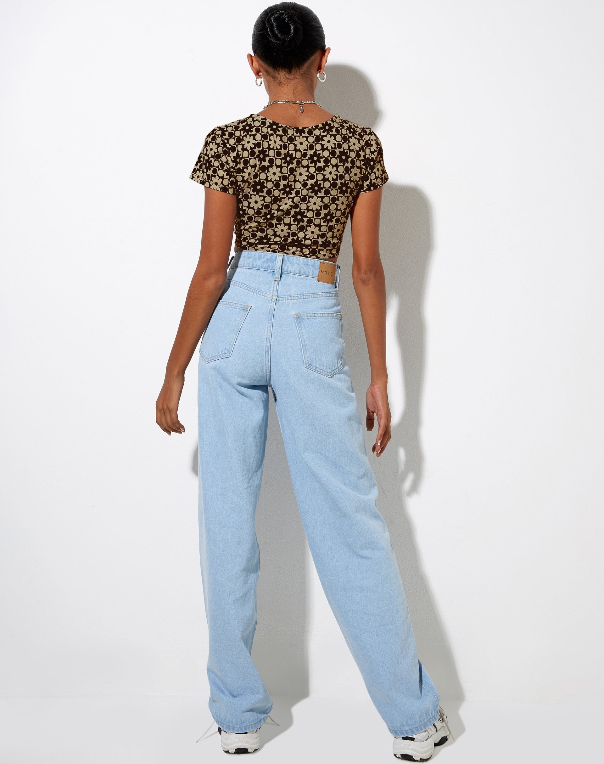Image de Tindy Crop Top in Patchwork Daisy Brown