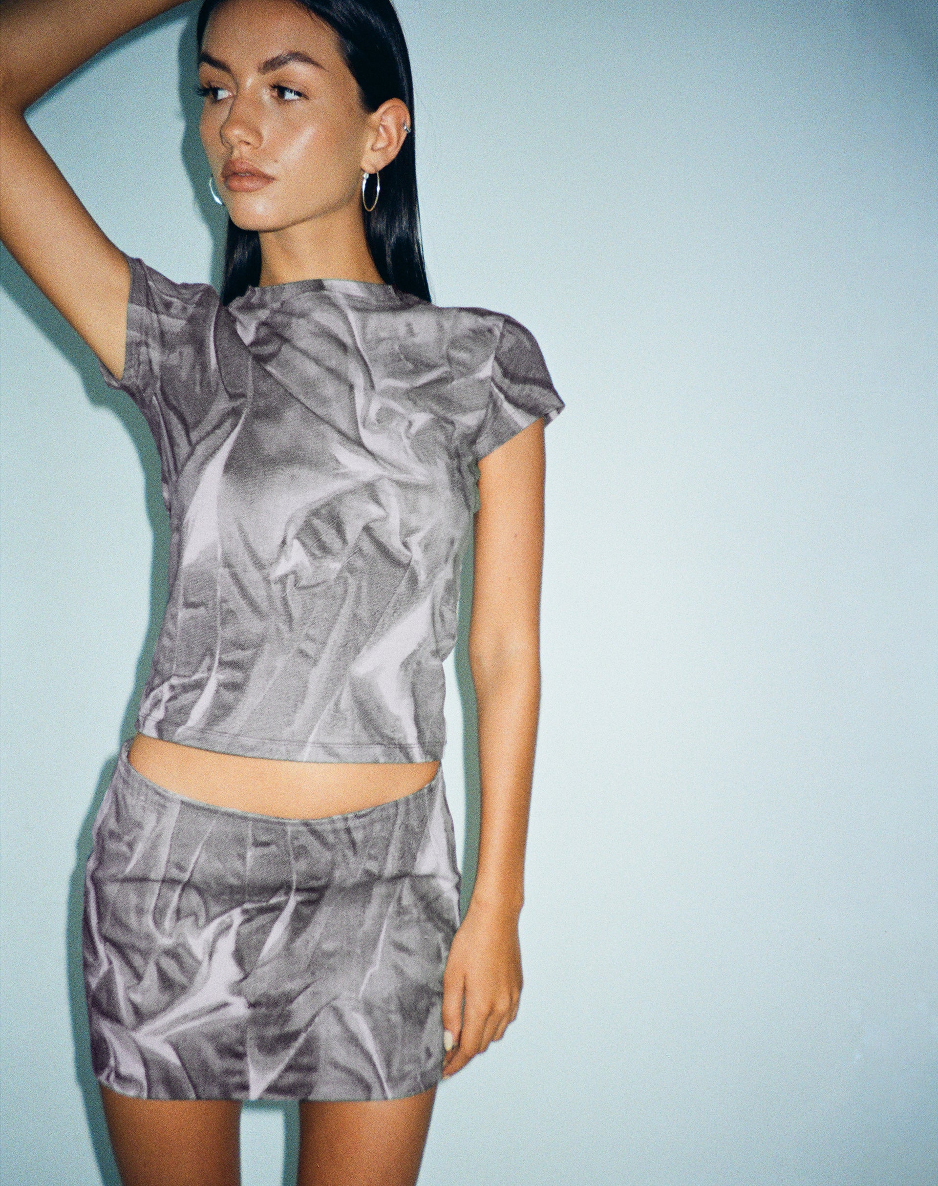 Image de la mini-jupe à taille basse Ina, Dystopian Crease Grey