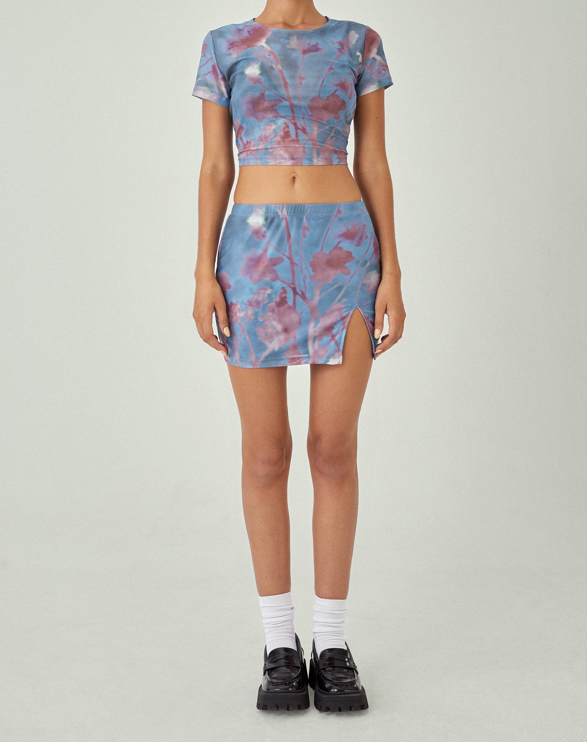 Image de MOTEL X JACQUIE Minijupe Pelma en maille lumineuse bleue