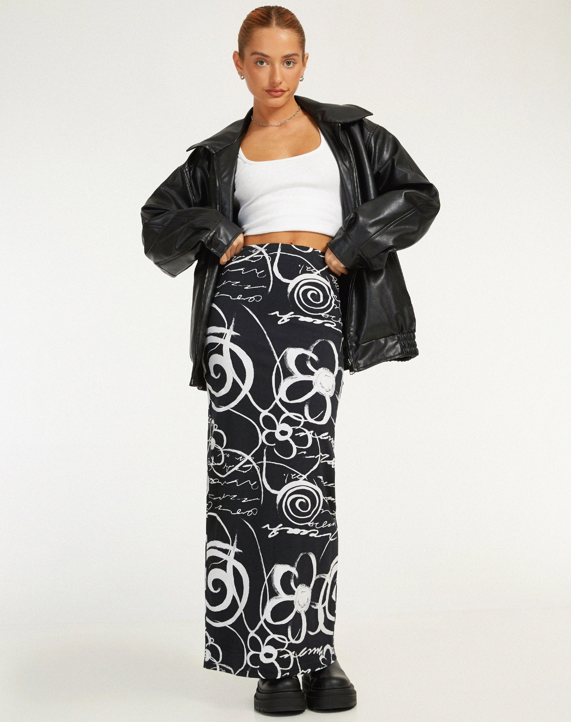 image de Tsuna Maxi Skirt in Mono Doodle Black