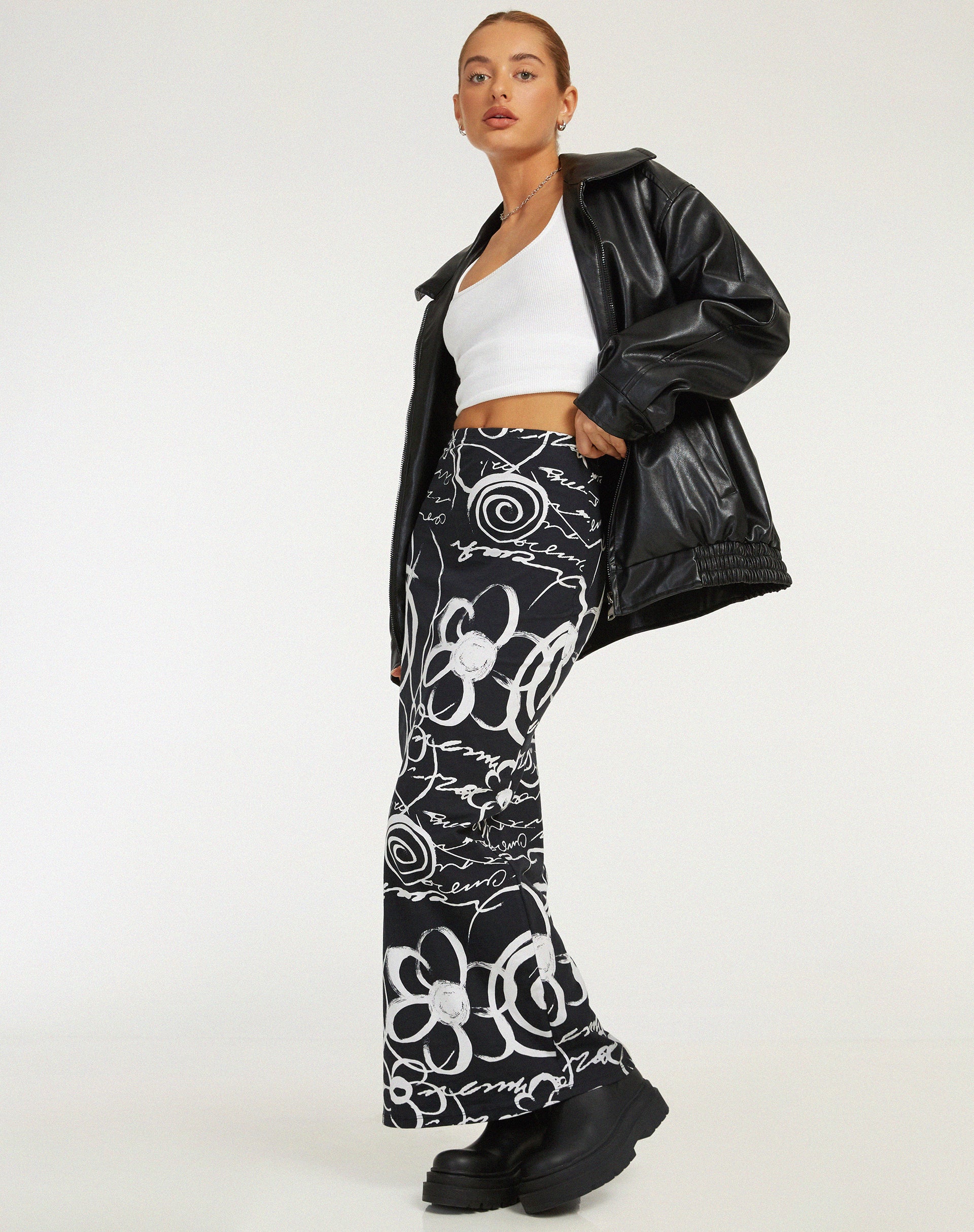 image de Tsuna Maxi Skirt in Mono Doodle Black