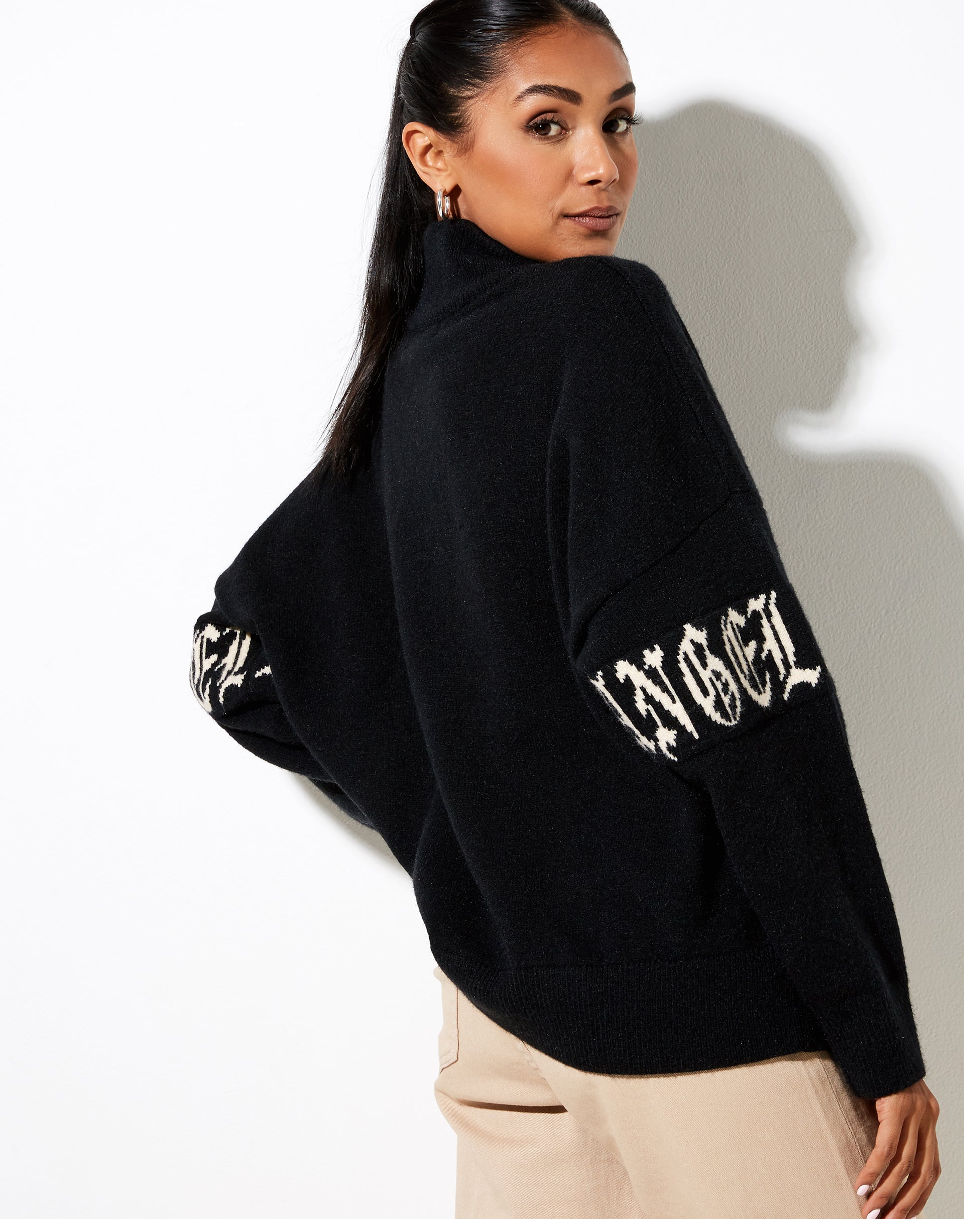 Image de Tusca Sweatshirt noir avec ange sur la manche
