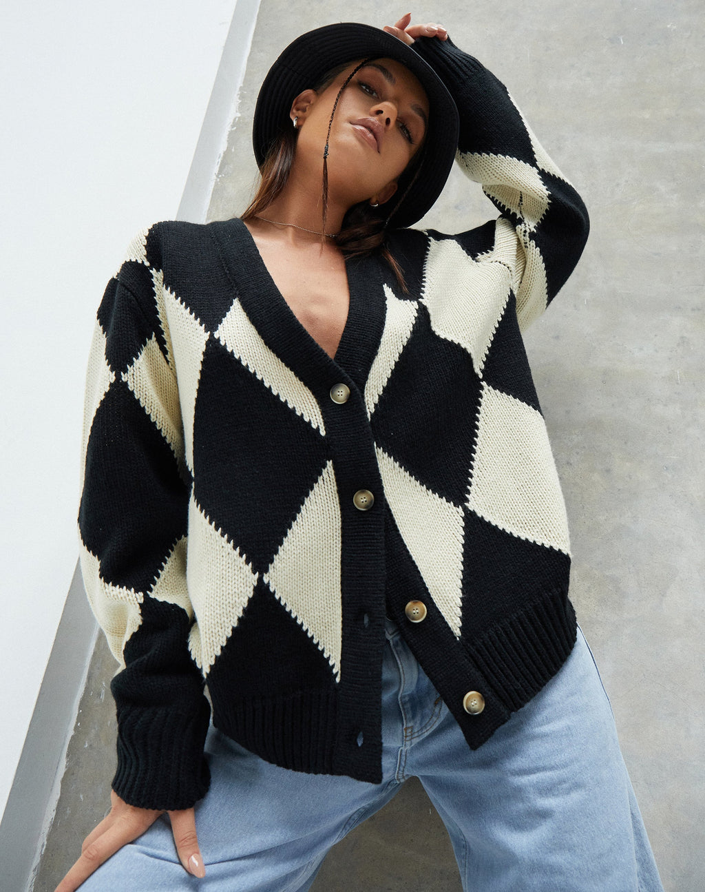 Cardigan Uriela en noir et blanc Harlequin
