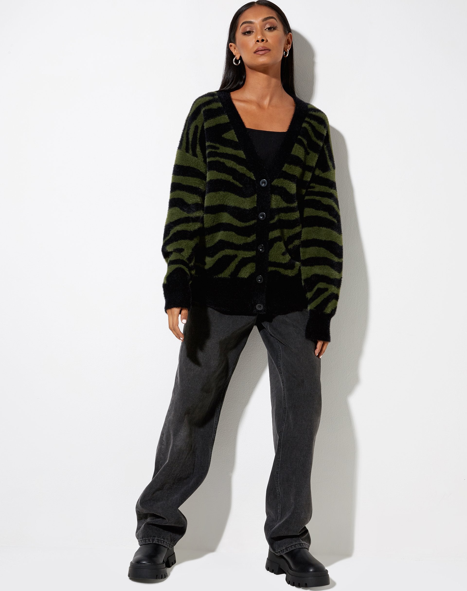 Image de l'Uriela Cardi en tricot Zebra Olive et Noir