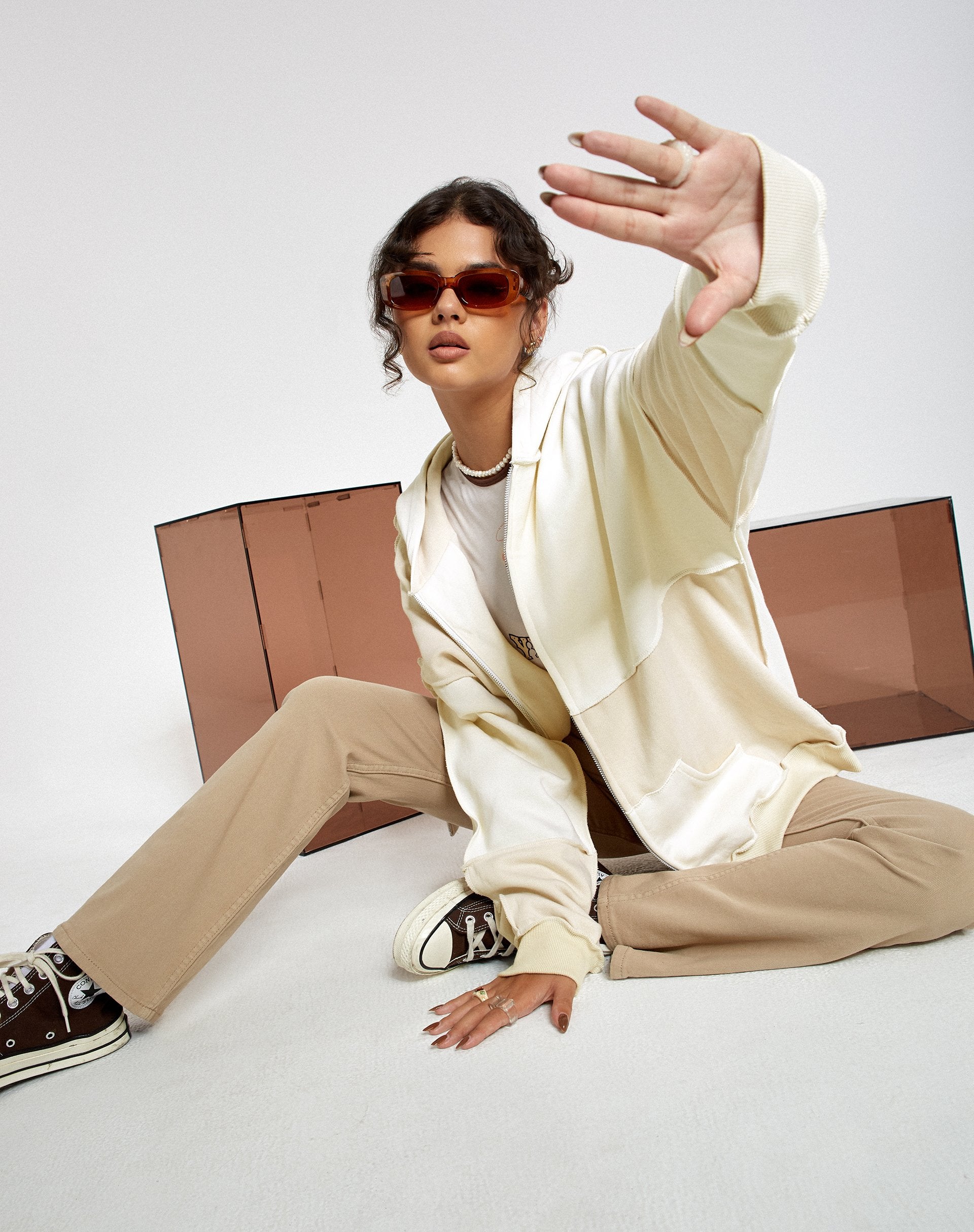 Image de Motel X Barbara Kristoffersen Wati Hoodie in Panelled Ivory and Winter White