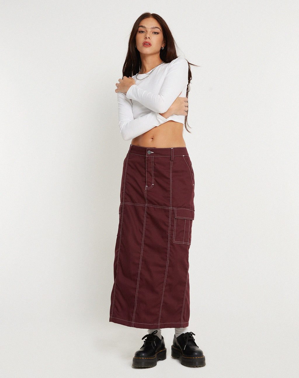 Widya Cargo Midi Skirt in Cotton Drill Redwood with White Top Stitch (jupe midi en coton)