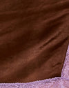 Satin chocolat avec dentelle violette