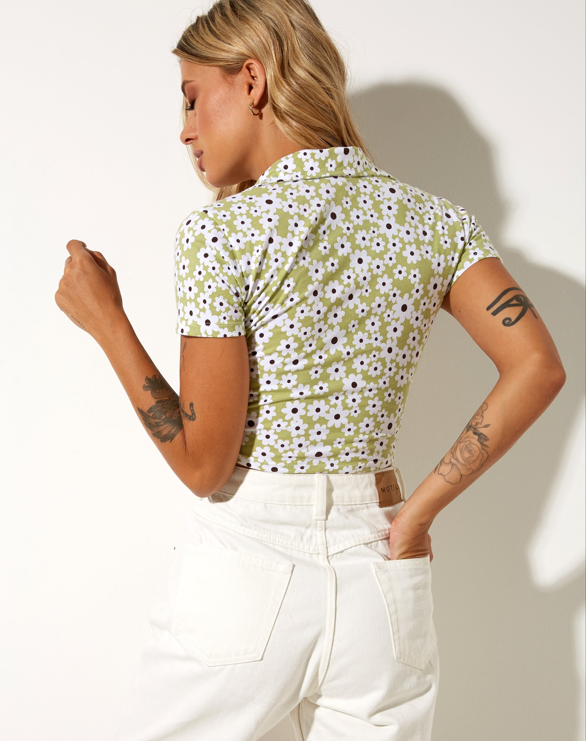 Image de Wuma Cropped Shirt in Daisy Duke Green