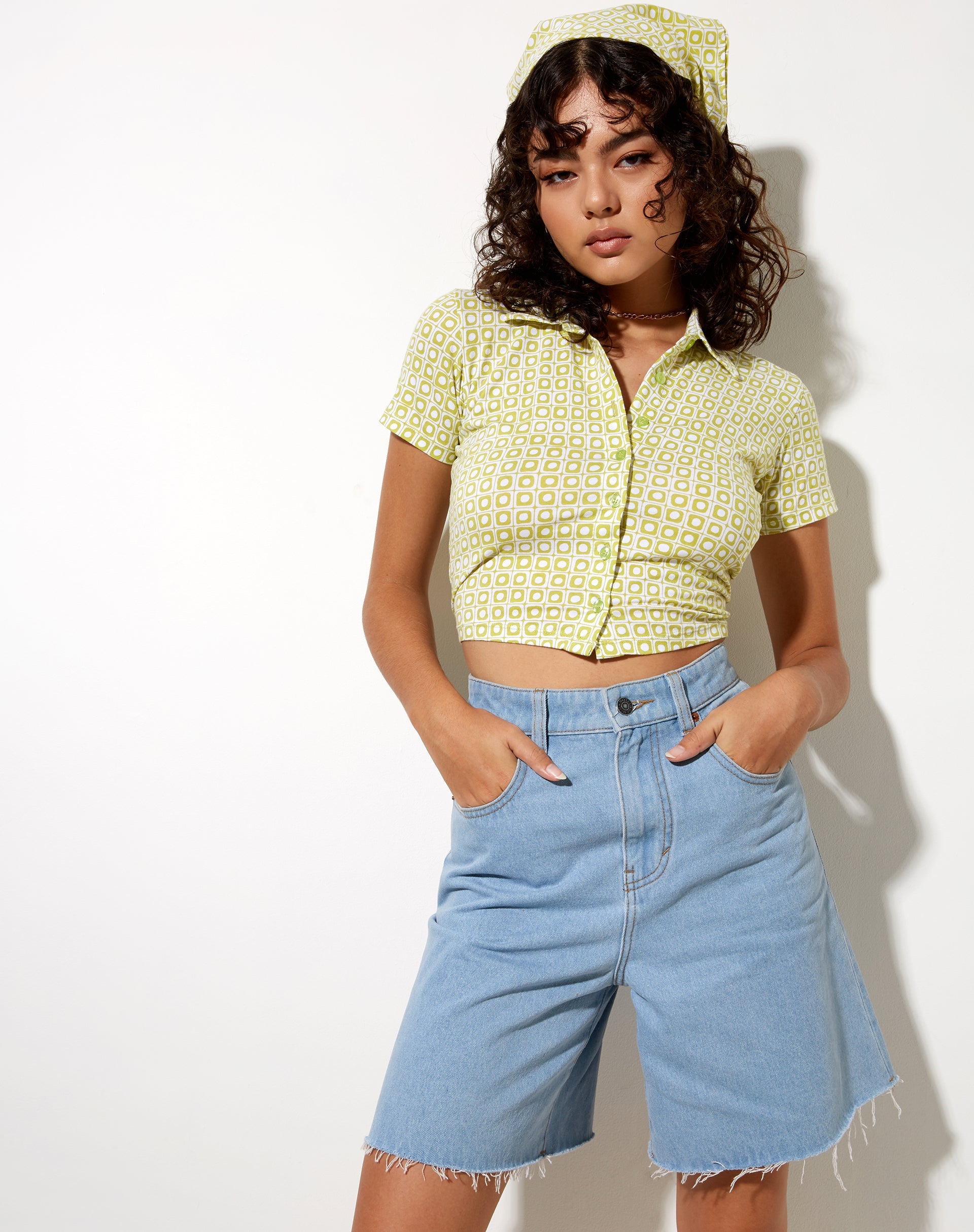 Image de Wuma Cropped Shirt in Green Geo Retro