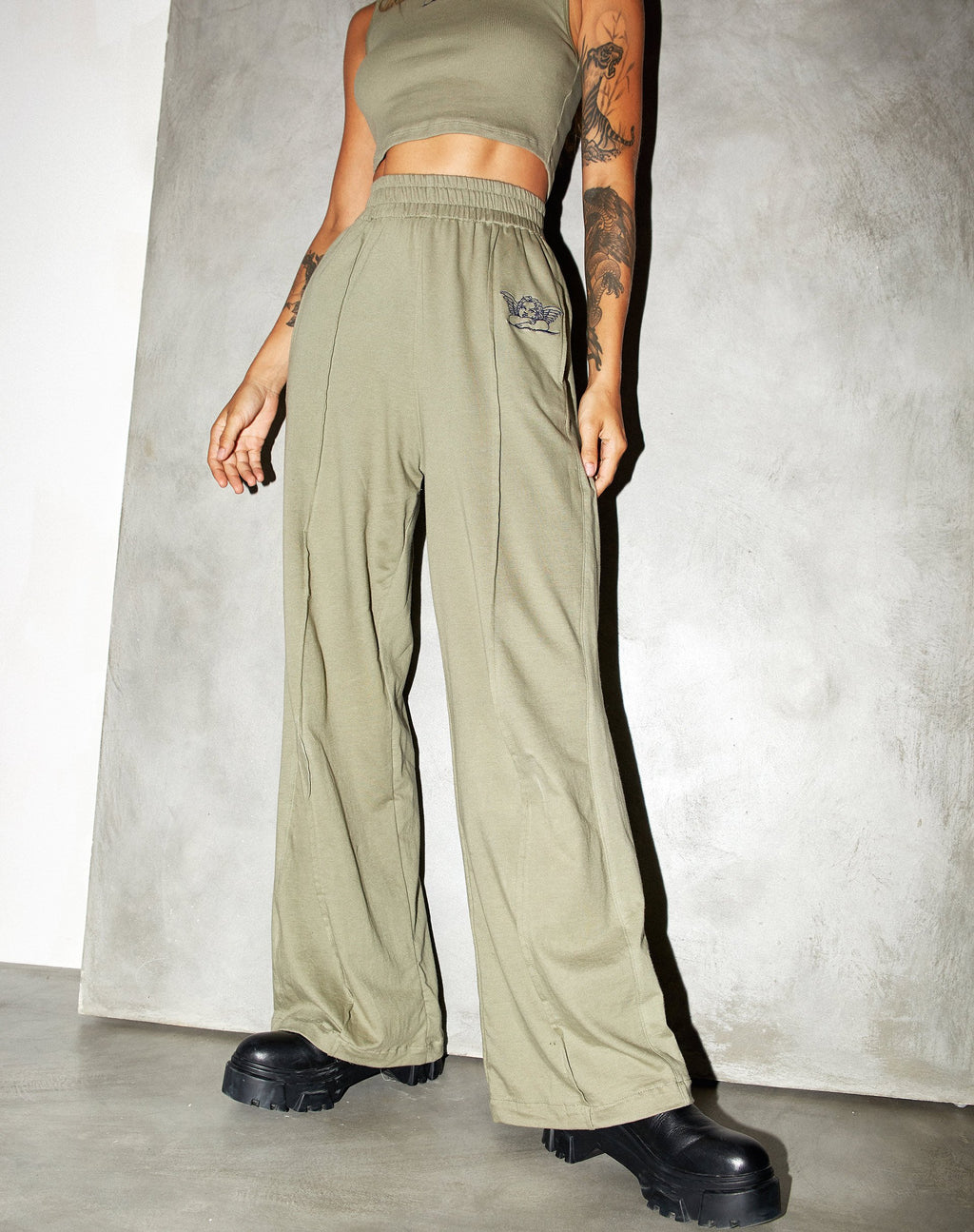 Pantalon Wungu en gris sauge Angelo Embro