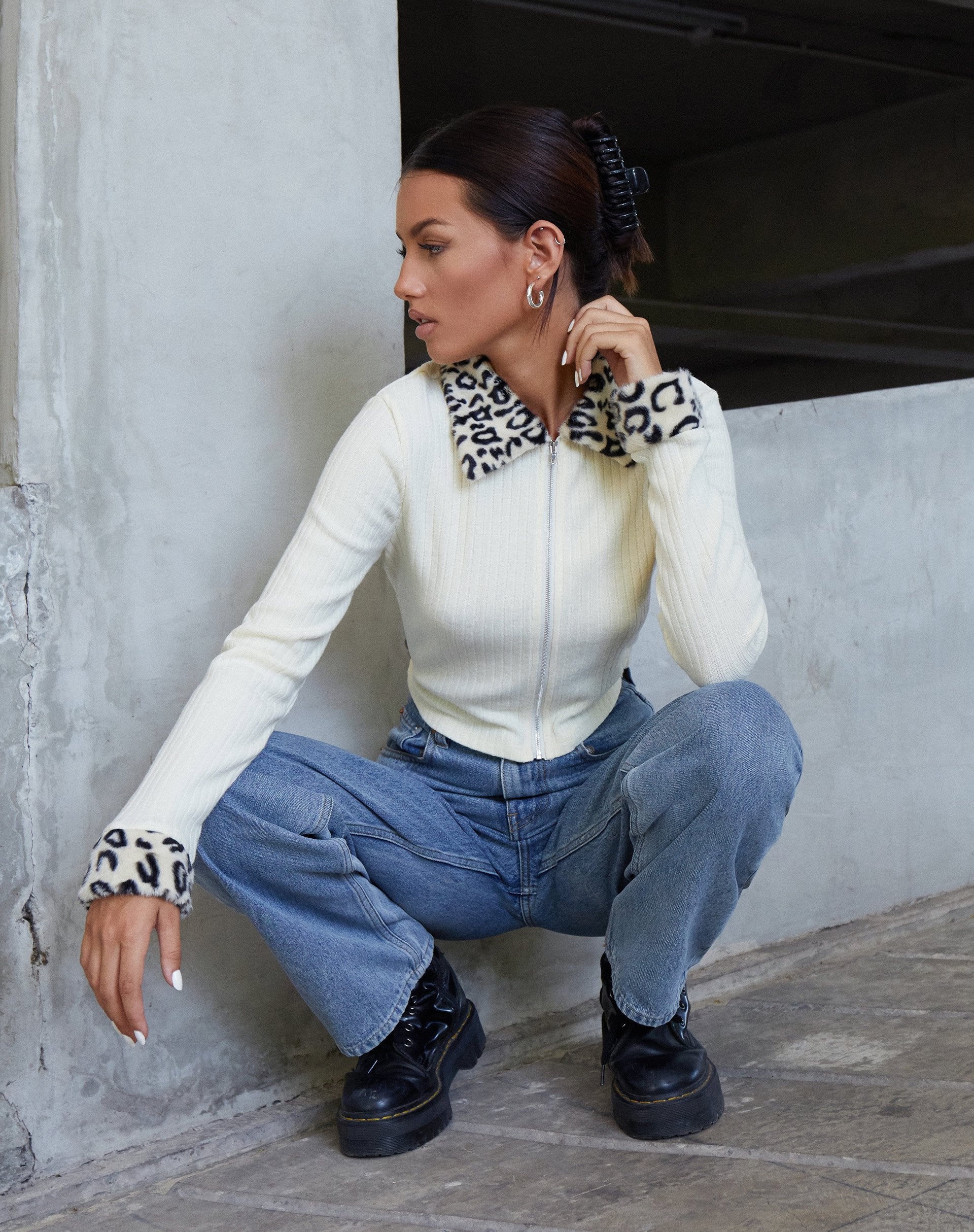 Image of Loria Cardi in Rib Ivory with Beige Animal