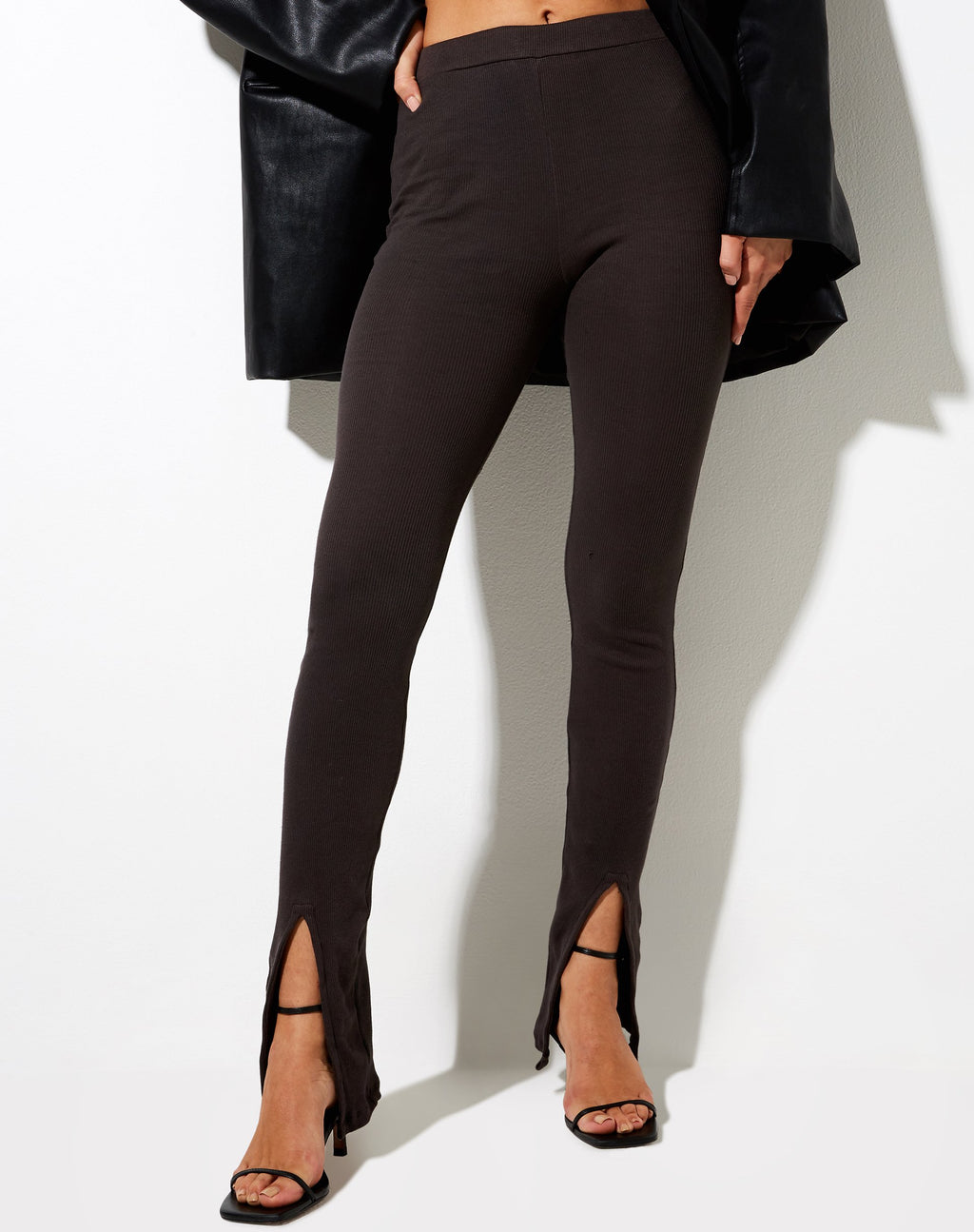 Pantalon Xaya en côtes perle noircie