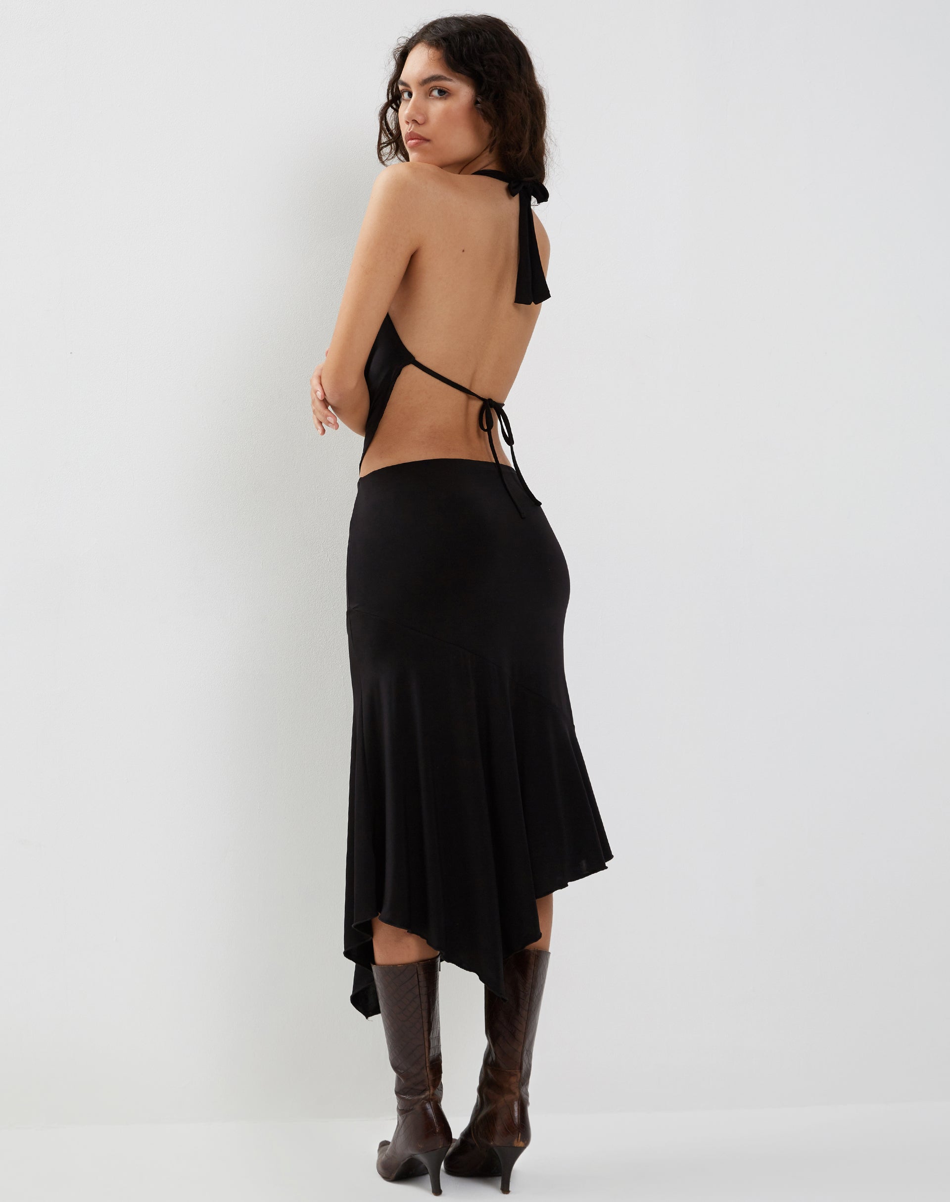 Image de Xena Halterneck Crop Top in Black