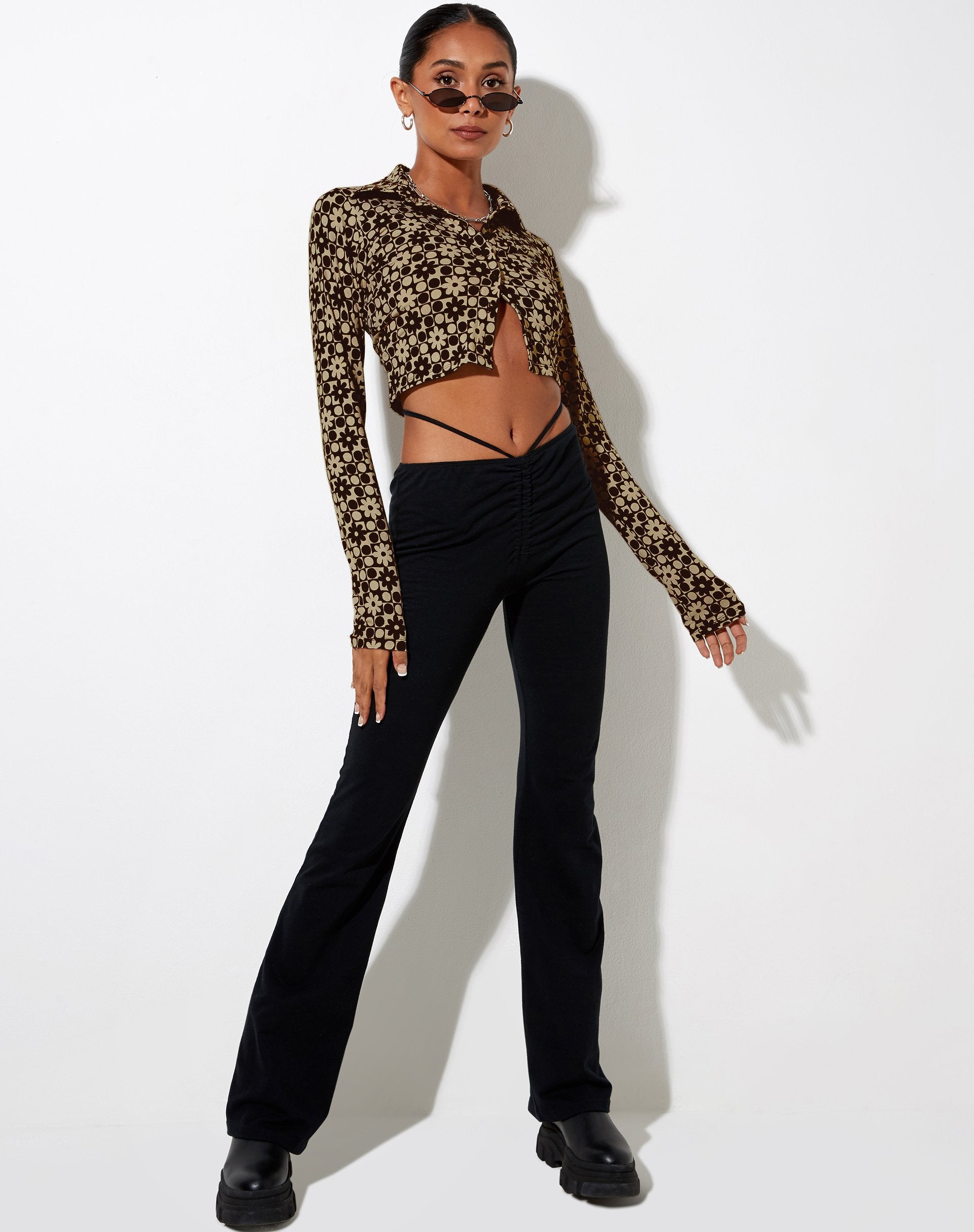 Image de Ryals Crop Top in Patchwork Daisy Brown