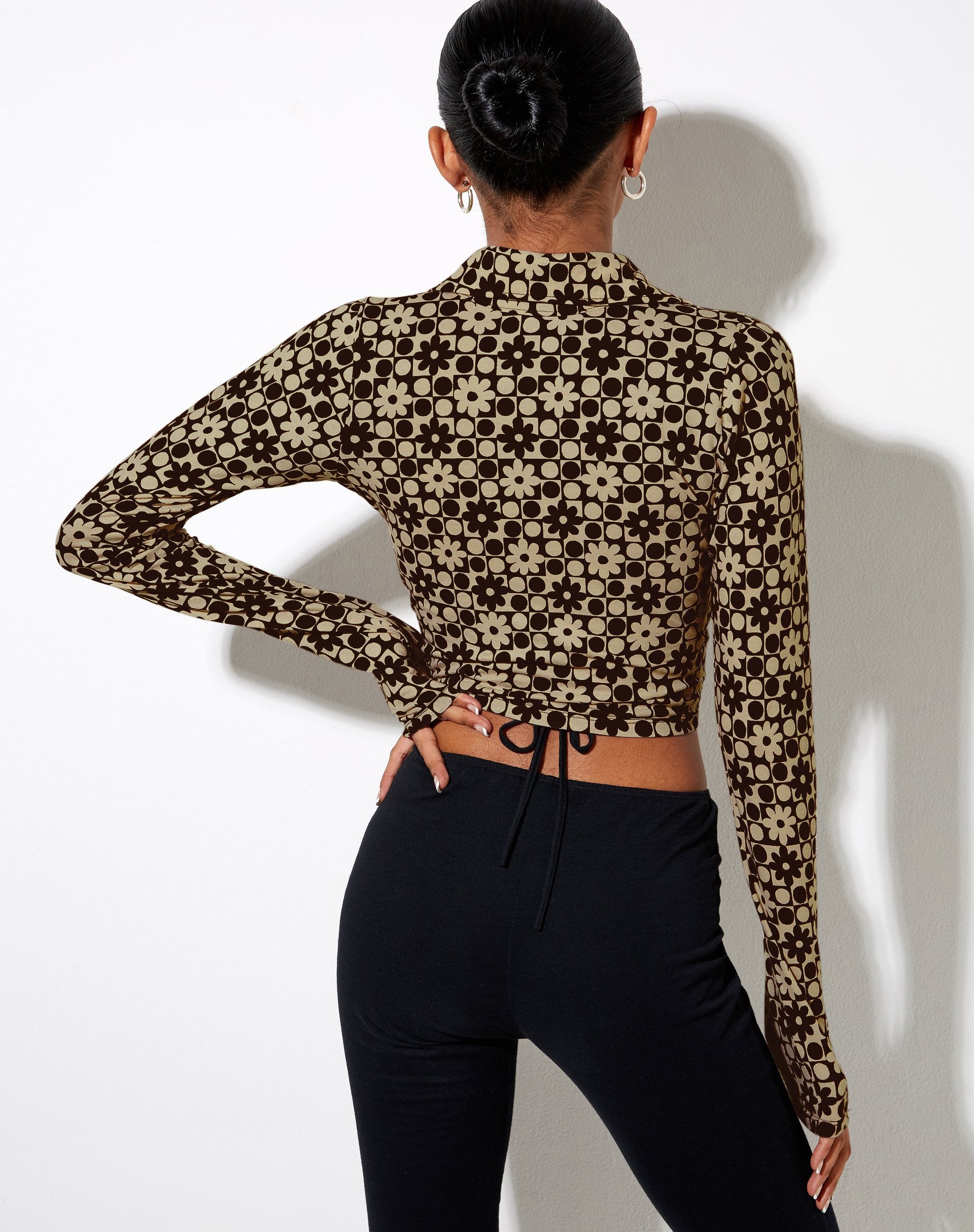 Image de Ryals Crop Top in Patchwork Daisy Brown
