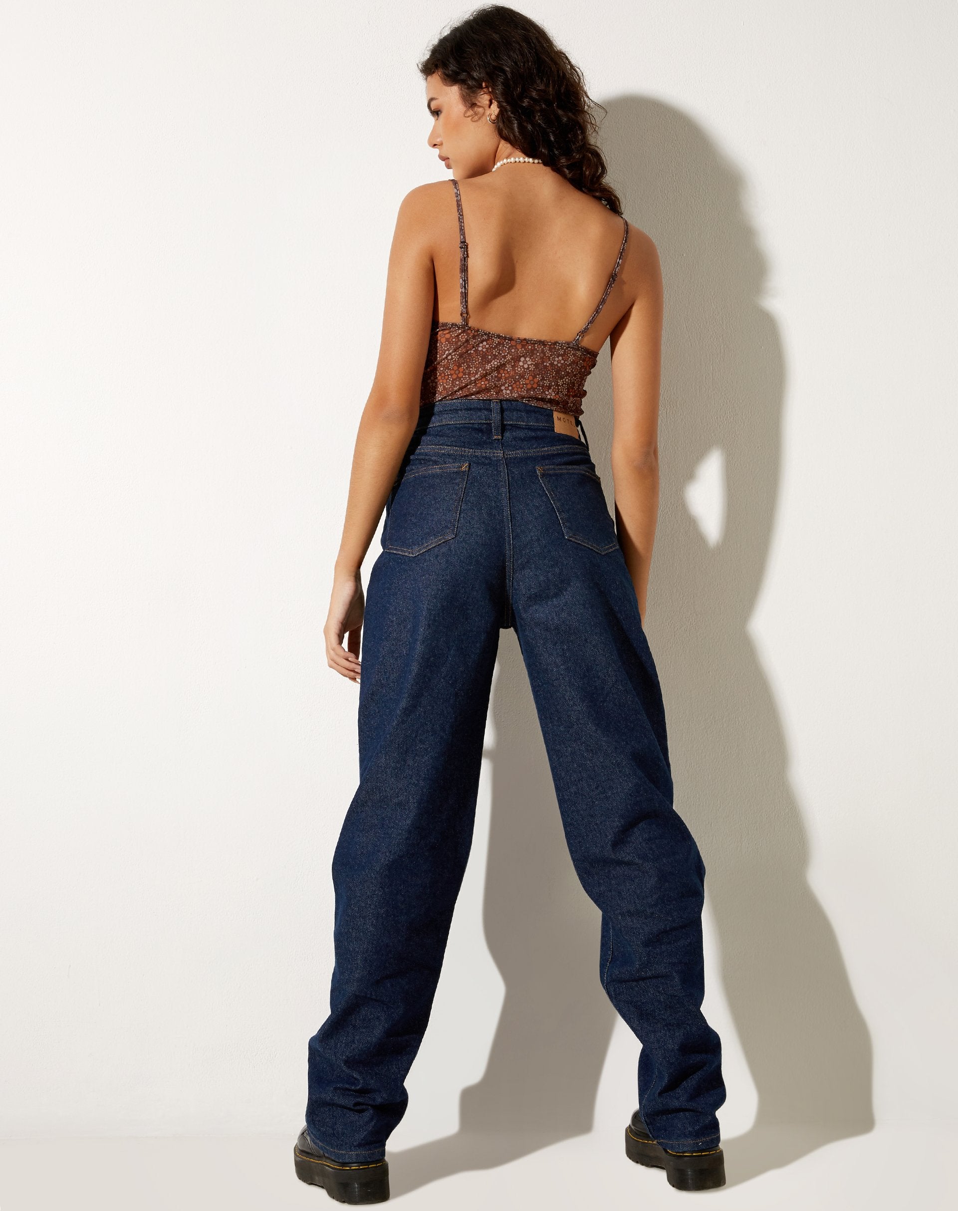 Image de Yena Crop Top in Flower Garden Brown