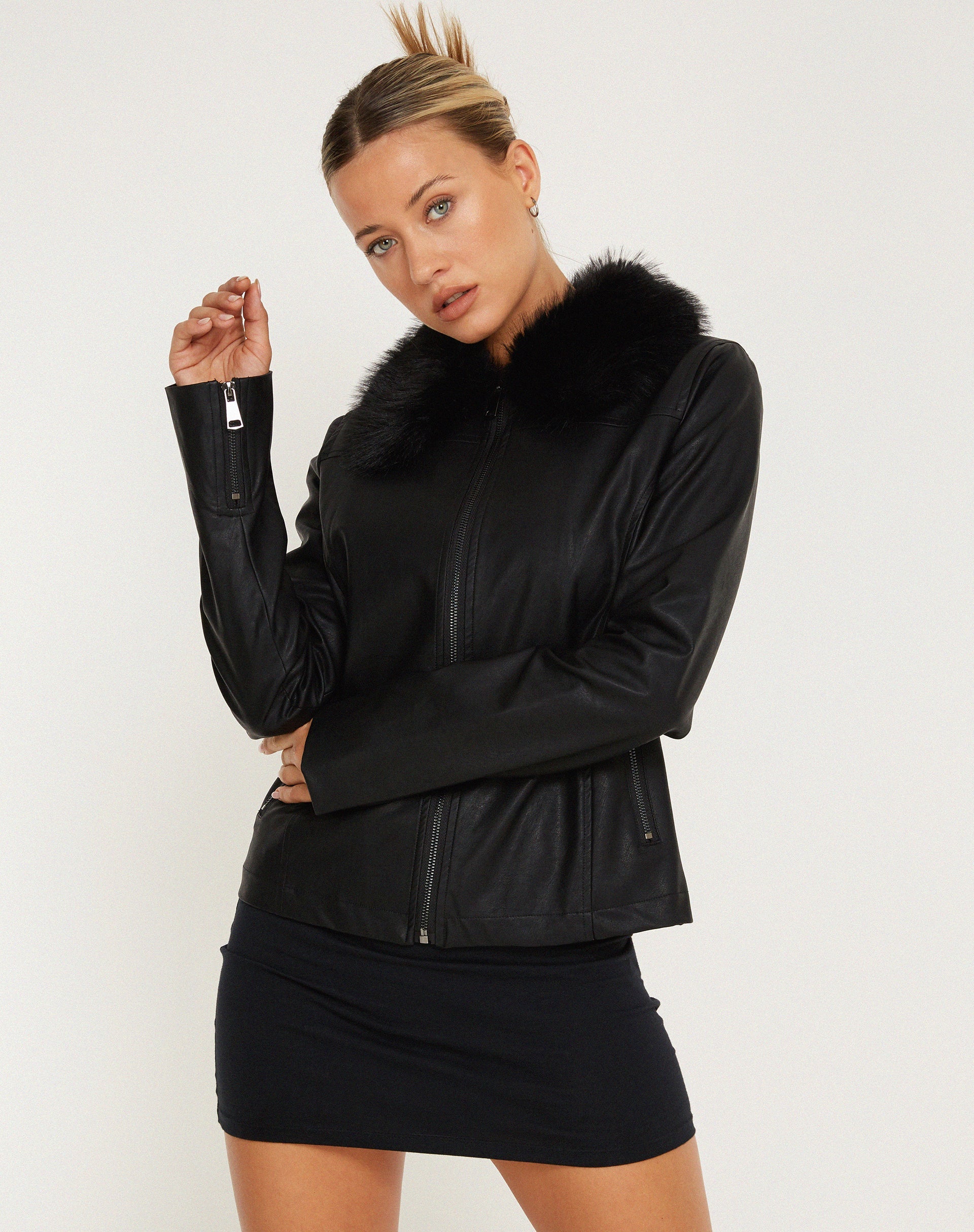 Image de Yindo Zip Up Jacket en PU Black