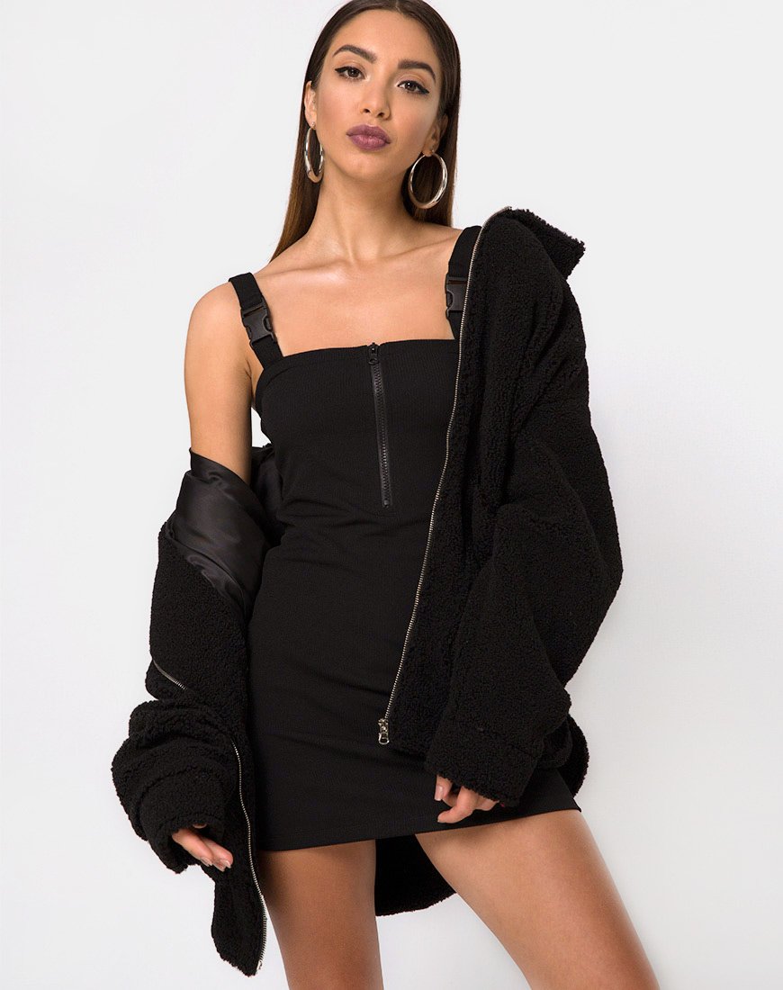 Image de la robe Yori en noir avec clip Derlin