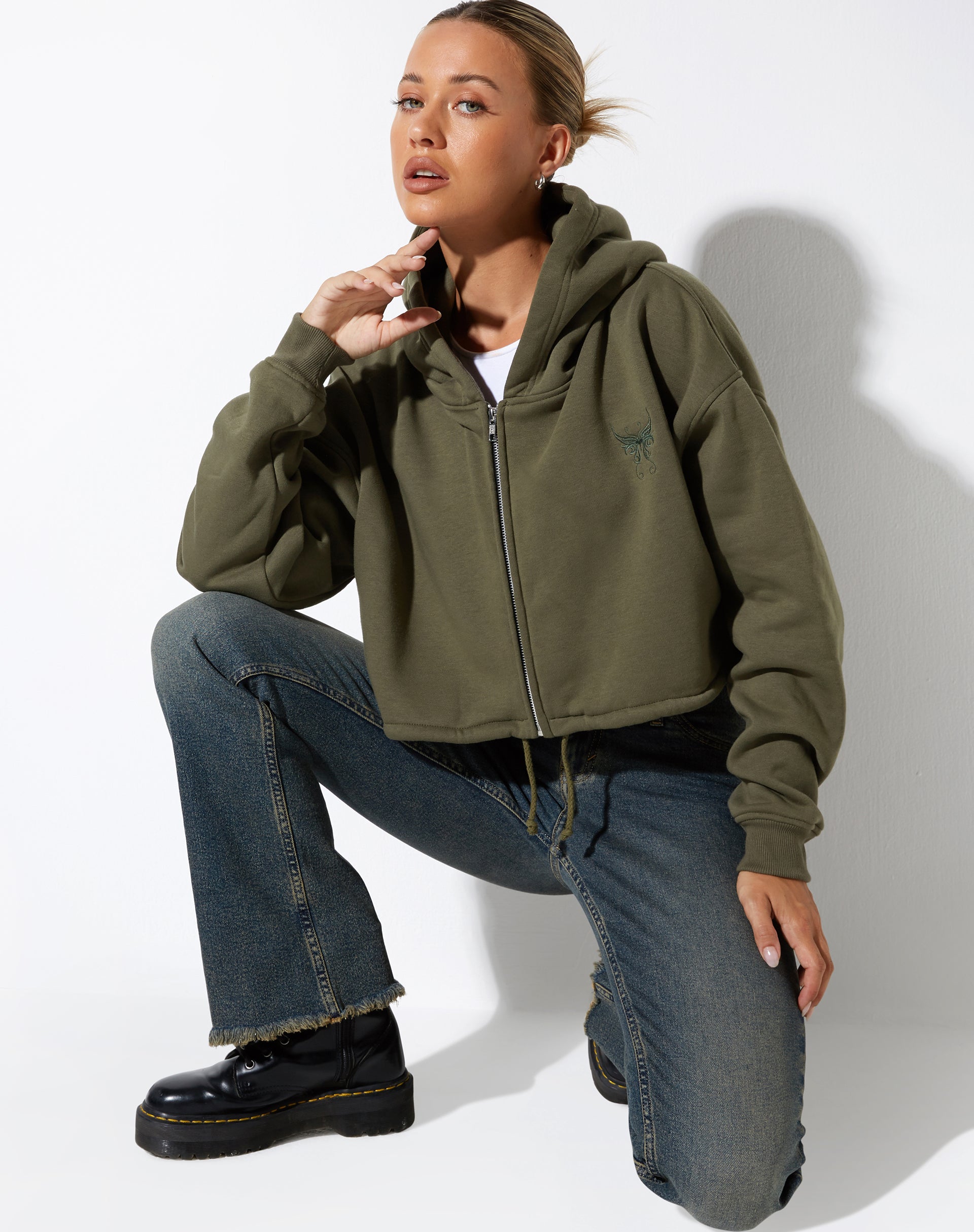 Image de Yukata Hoodie avec broderie papillon feuille de vigne