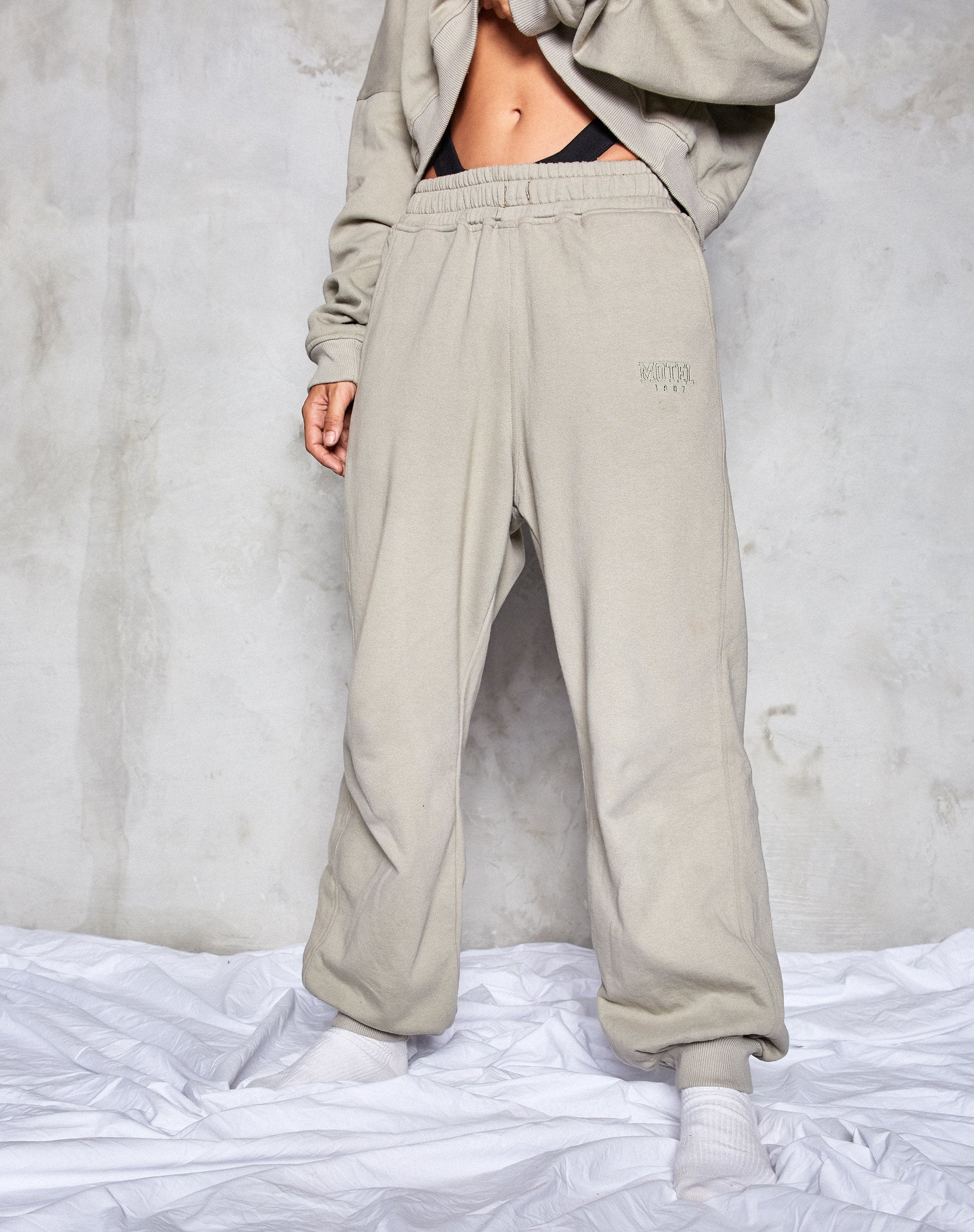 Image de Roider Jogger in London Fog Motel 1997 Embro
