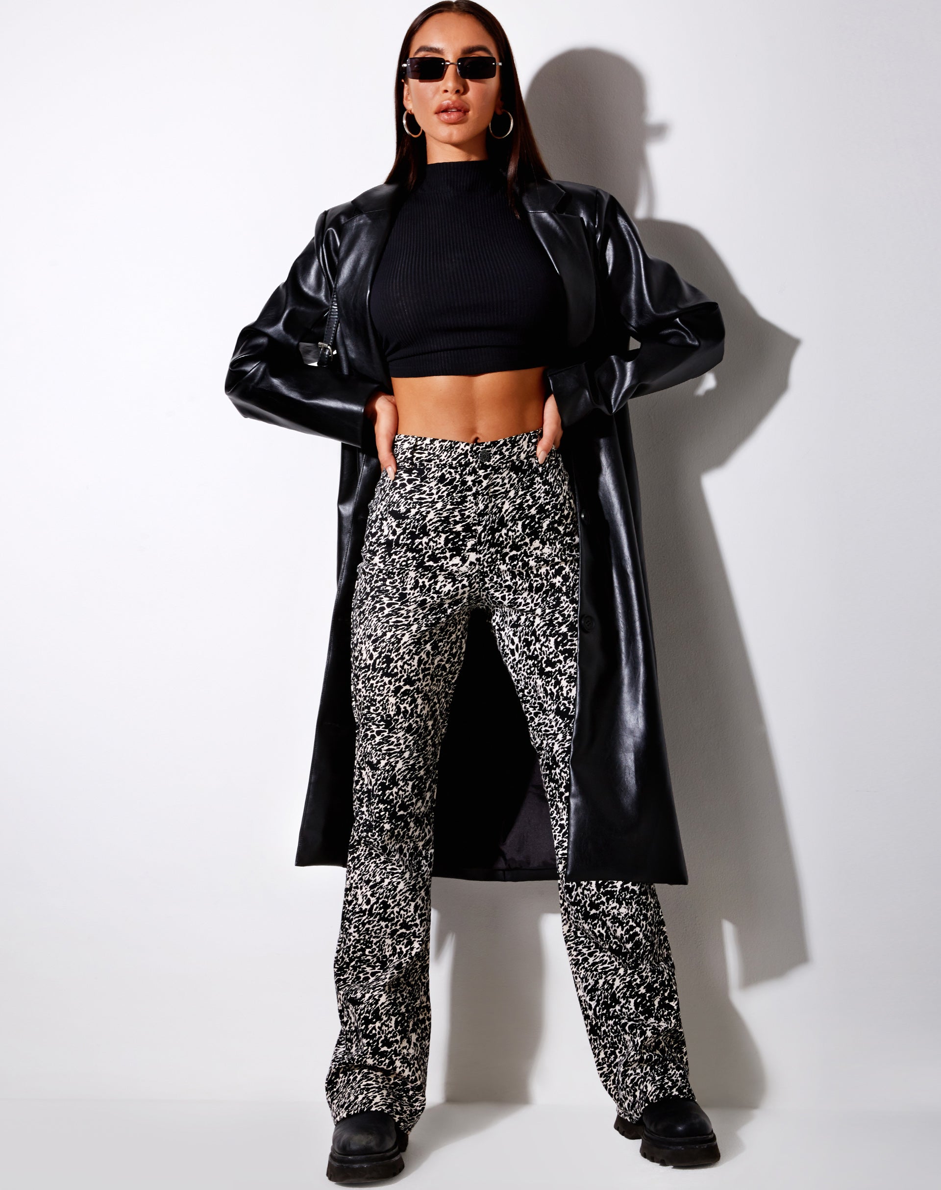 Image du pantalon Zoven en animal abstrait