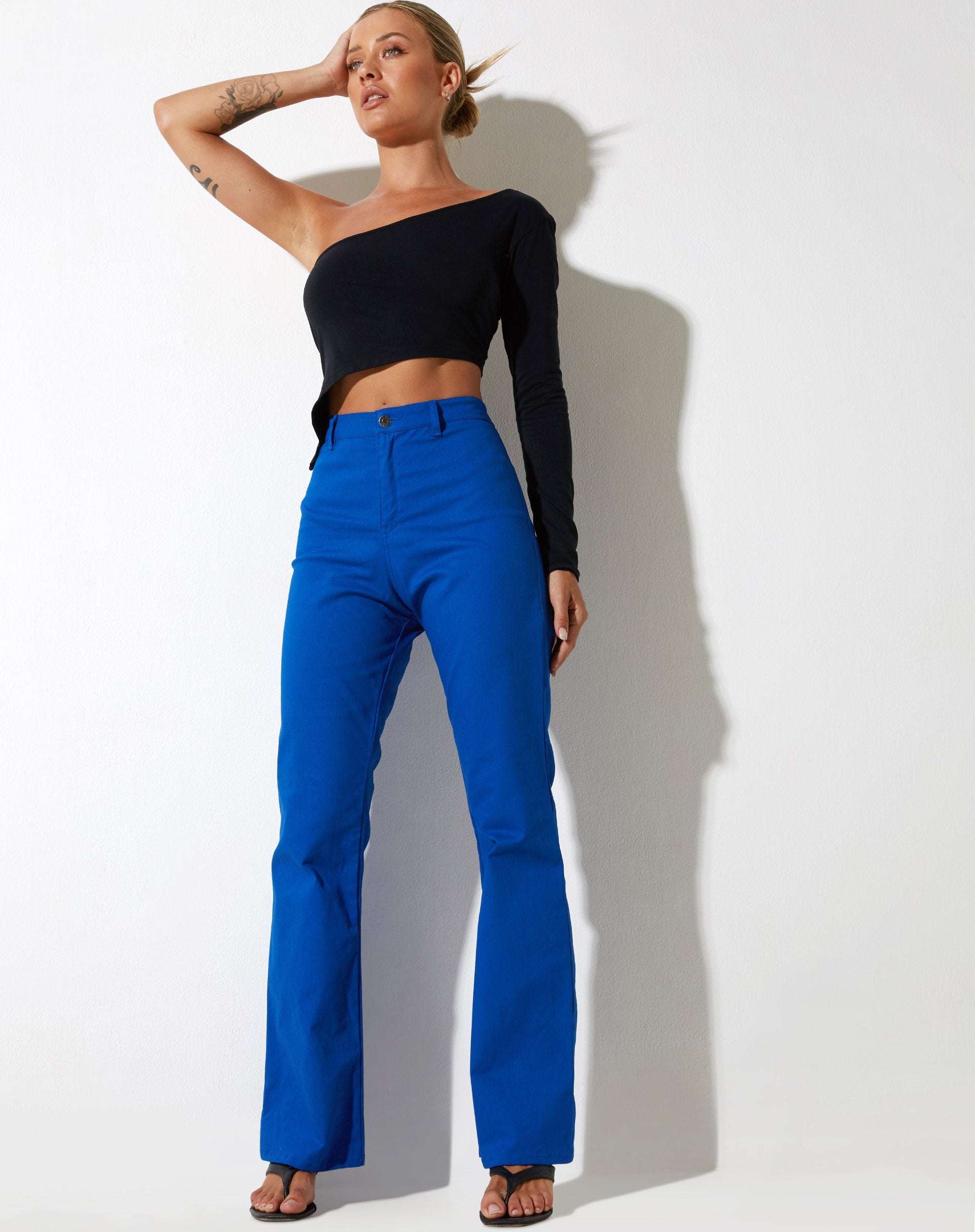 image de Zoven Flare Trouser in Twill Cobalt Blue