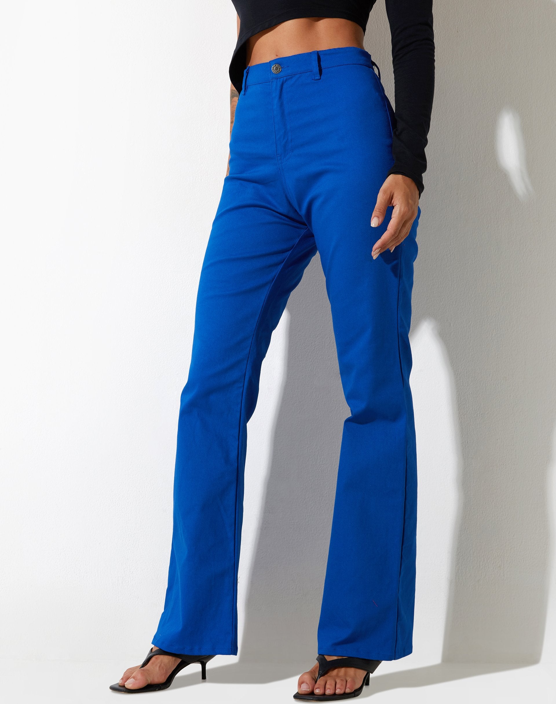 image de Zoven Flare Trouser in Twill Cobalt Blue