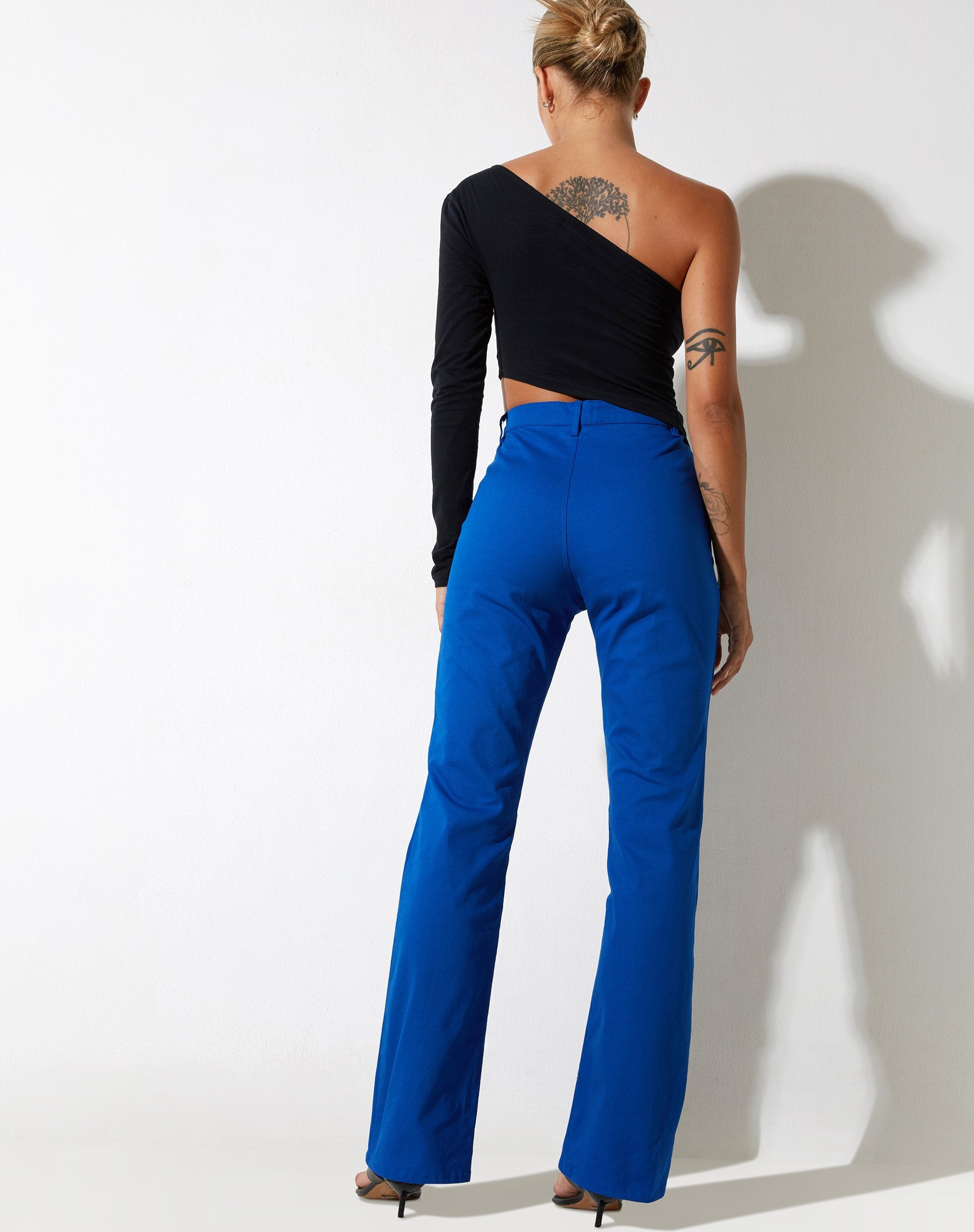 image de Zoven Flare Trouser in Twill Cobalt Blue