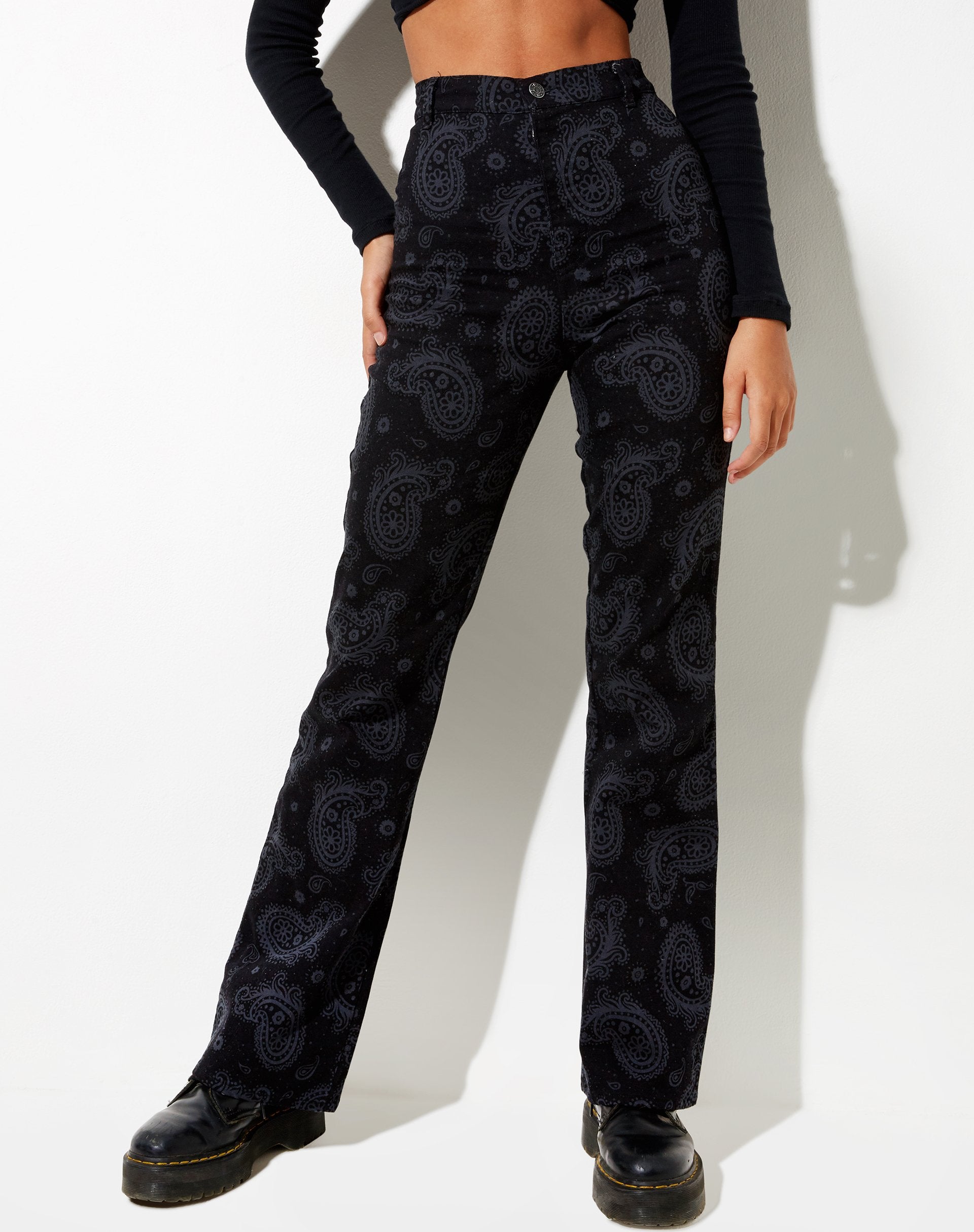 Image de Zoven Flare Trouser in Persian Night Black