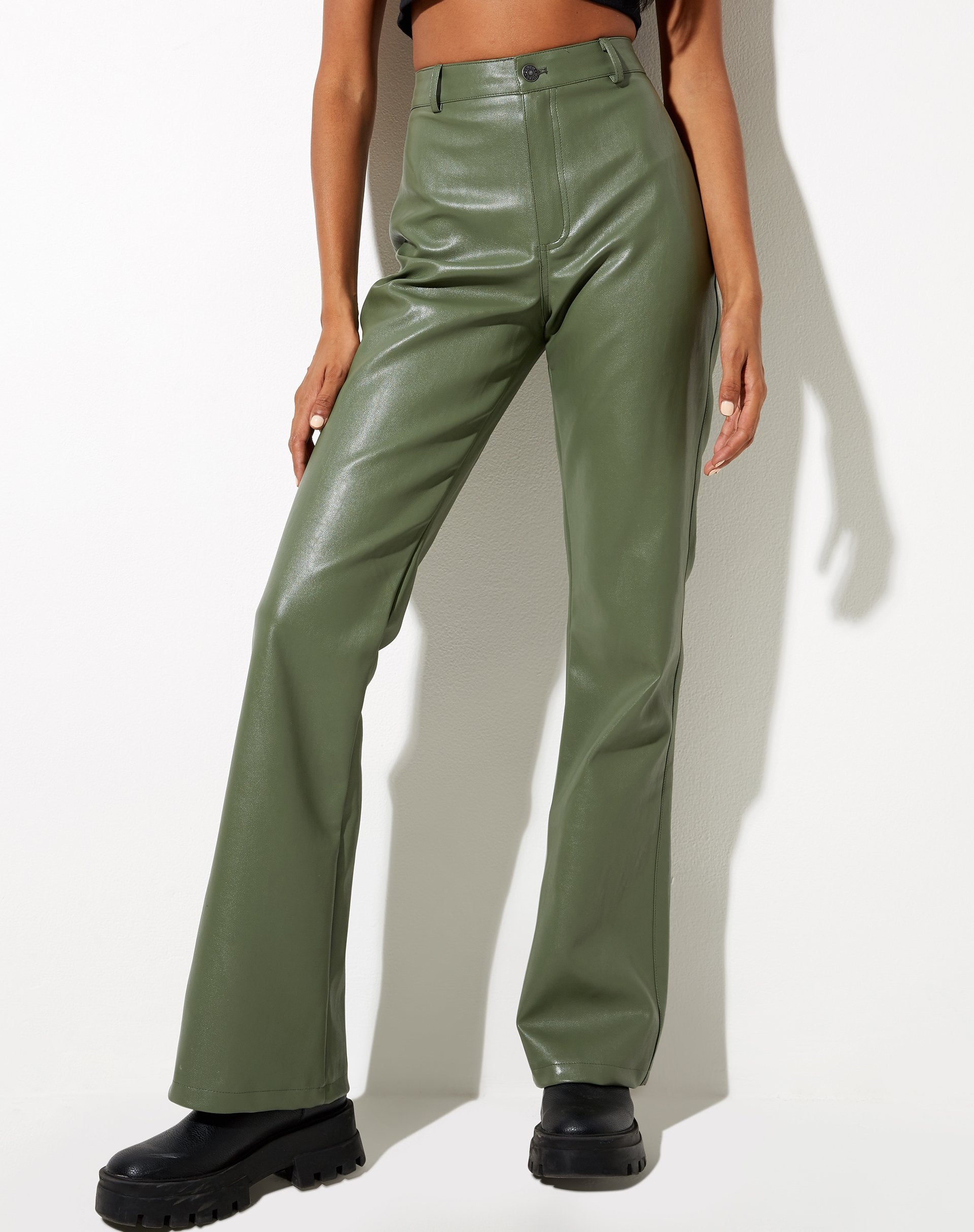 Image de Zoven Flare Trouser in Pu Green