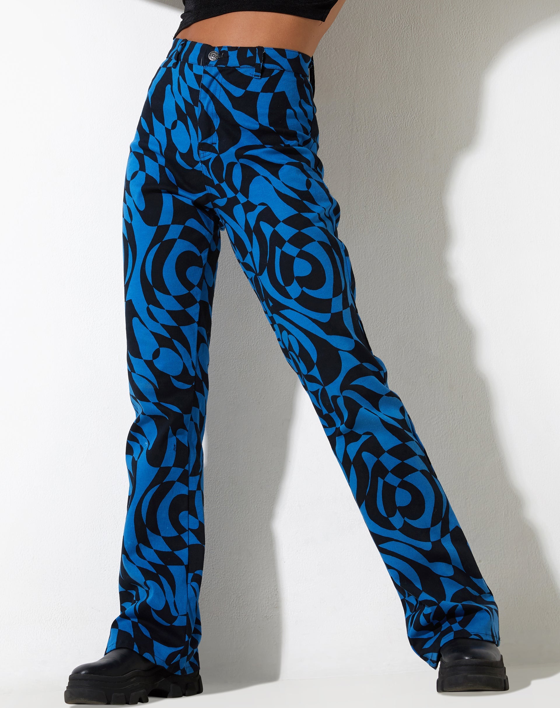 image de Zoven Trouser in Irregular Optic Blue