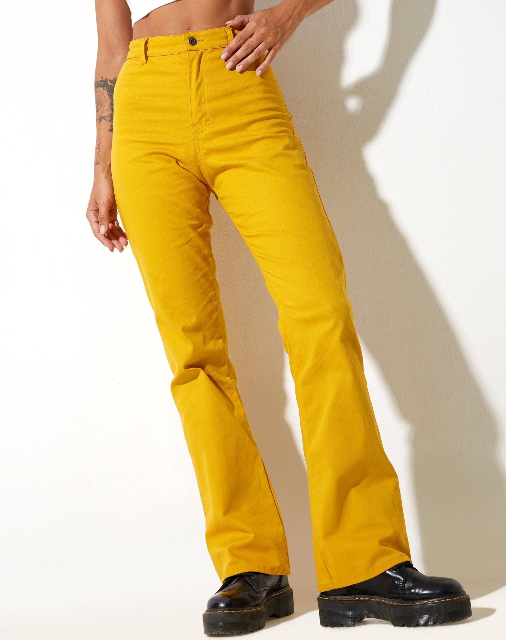 image de Zoven Flare Trouser in Twill Sulfur Mustard